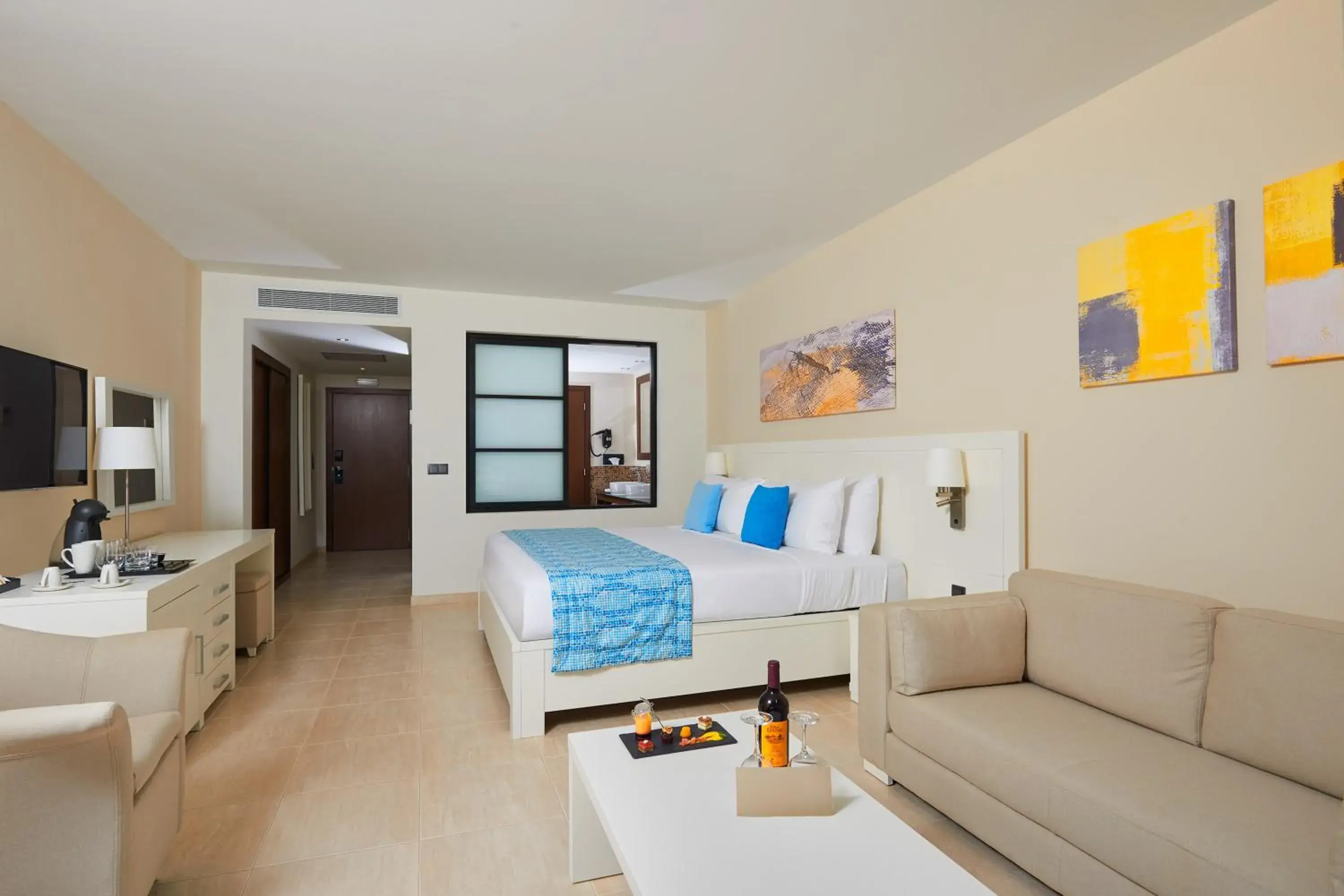 Deluxe Double Room with Sea View in Meliá Laguna Beach Deluxe Double Room with Sea View in Meliá Laguna Beach