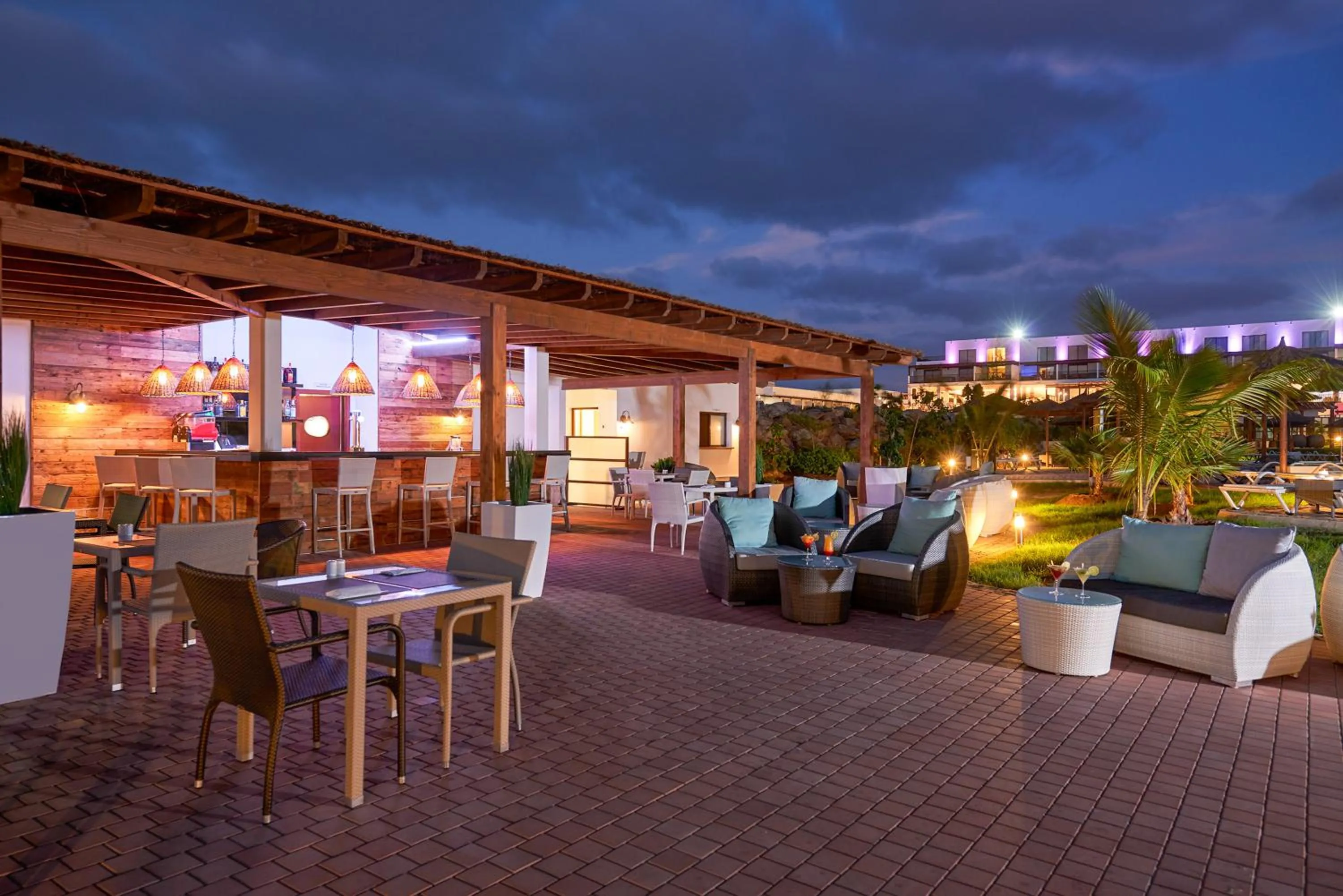 Restaurant/places to eat in Meliá Laguna Beach