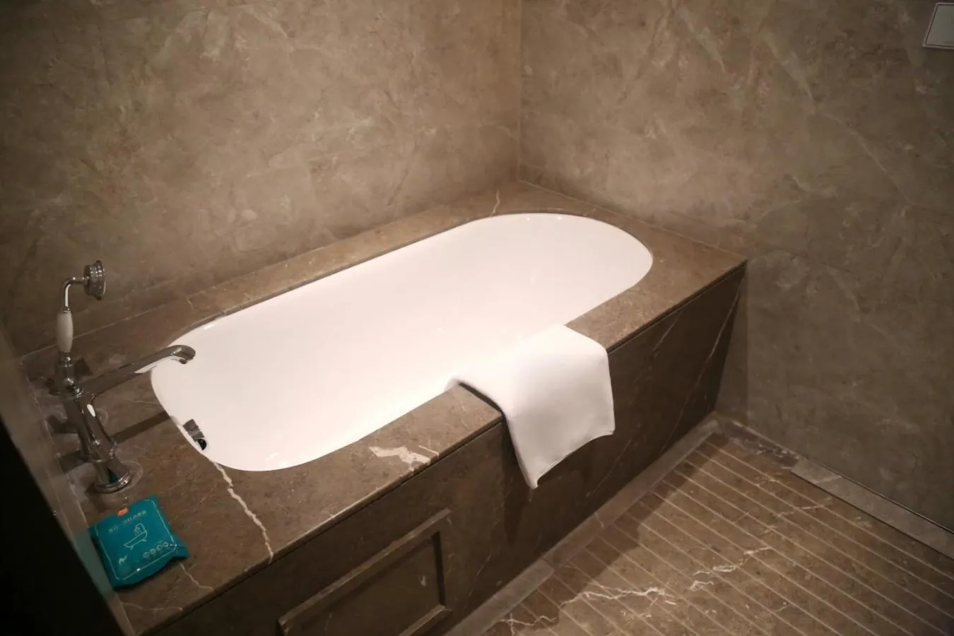 Bathroom in Mercure Beijing Anzhen Olympic Center