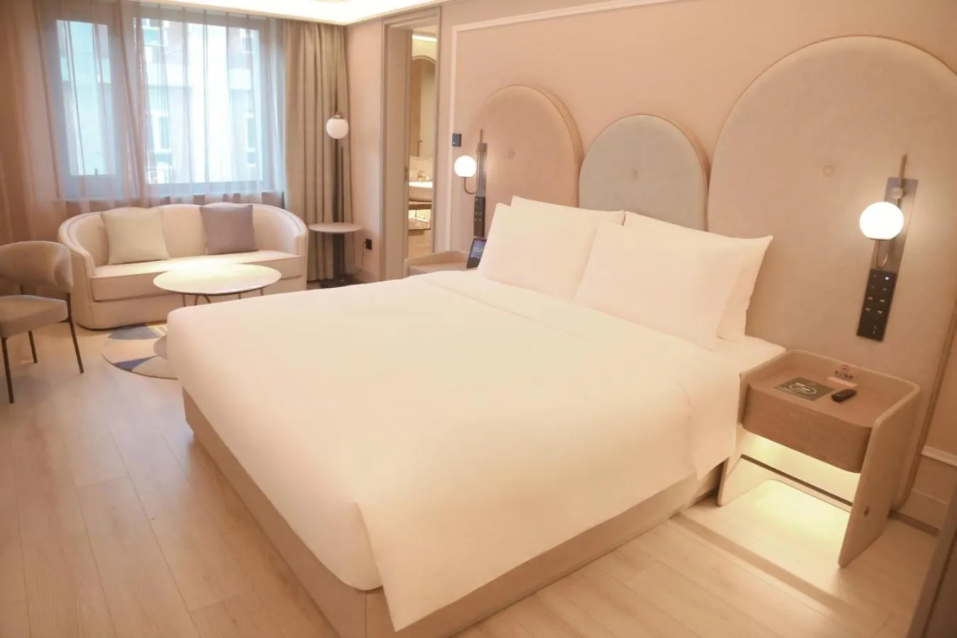 Bed in Mercure Beijing Anzhen Olympic Center