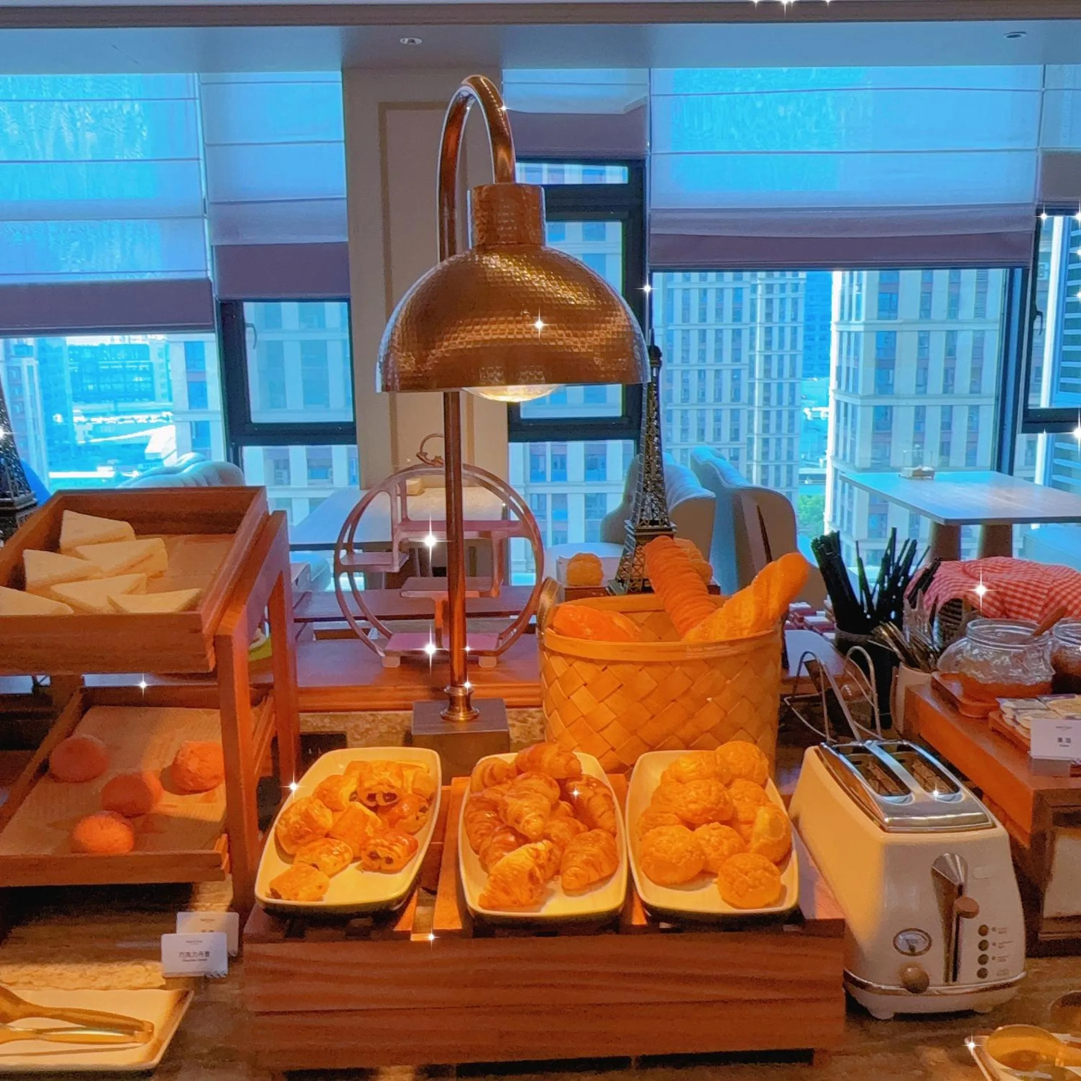 Food and drinks in Mercure Hangzhou Gongshu Wanda Plaza