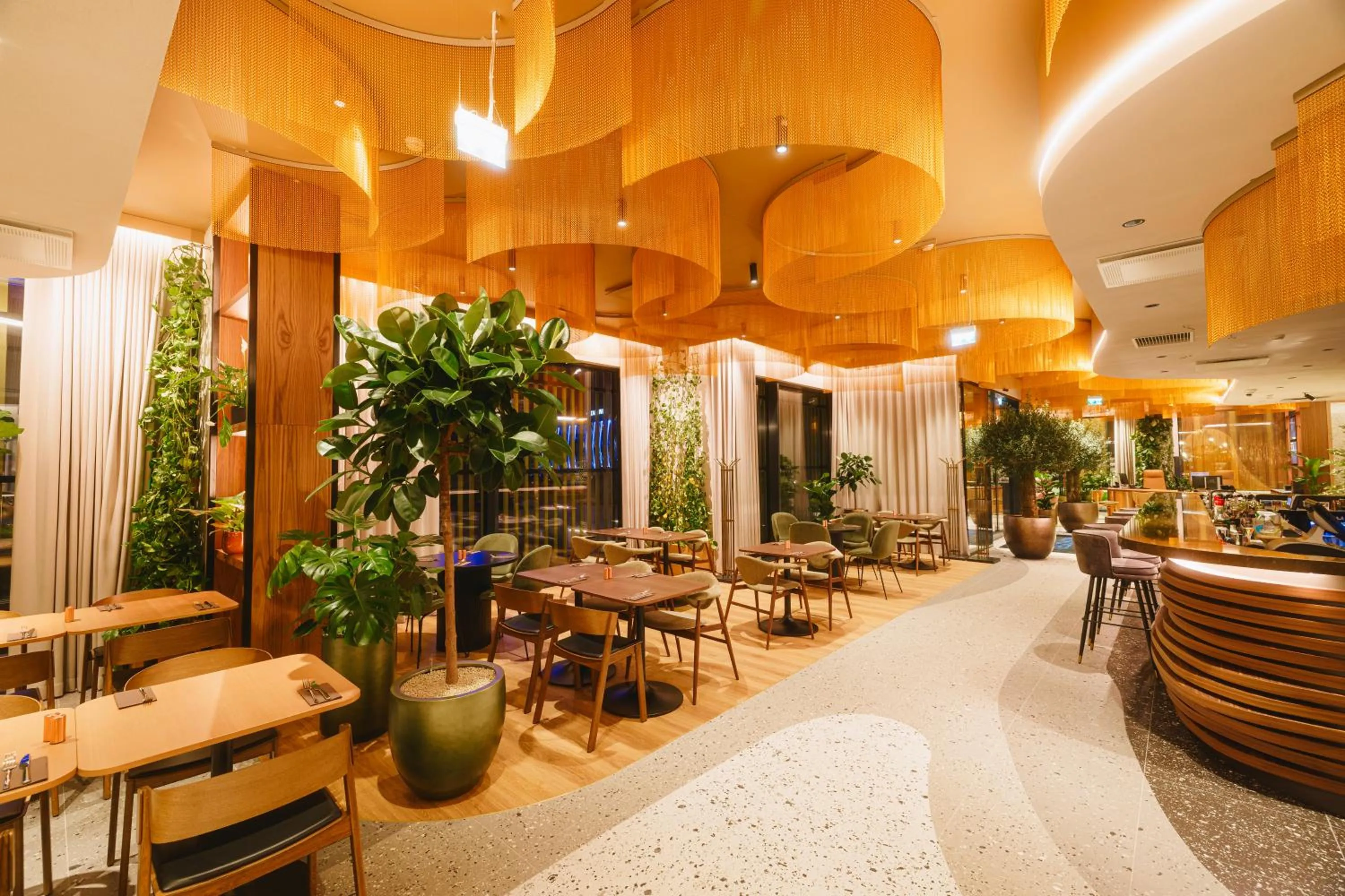 Restaurant/places to eat in Novotel Tallinn