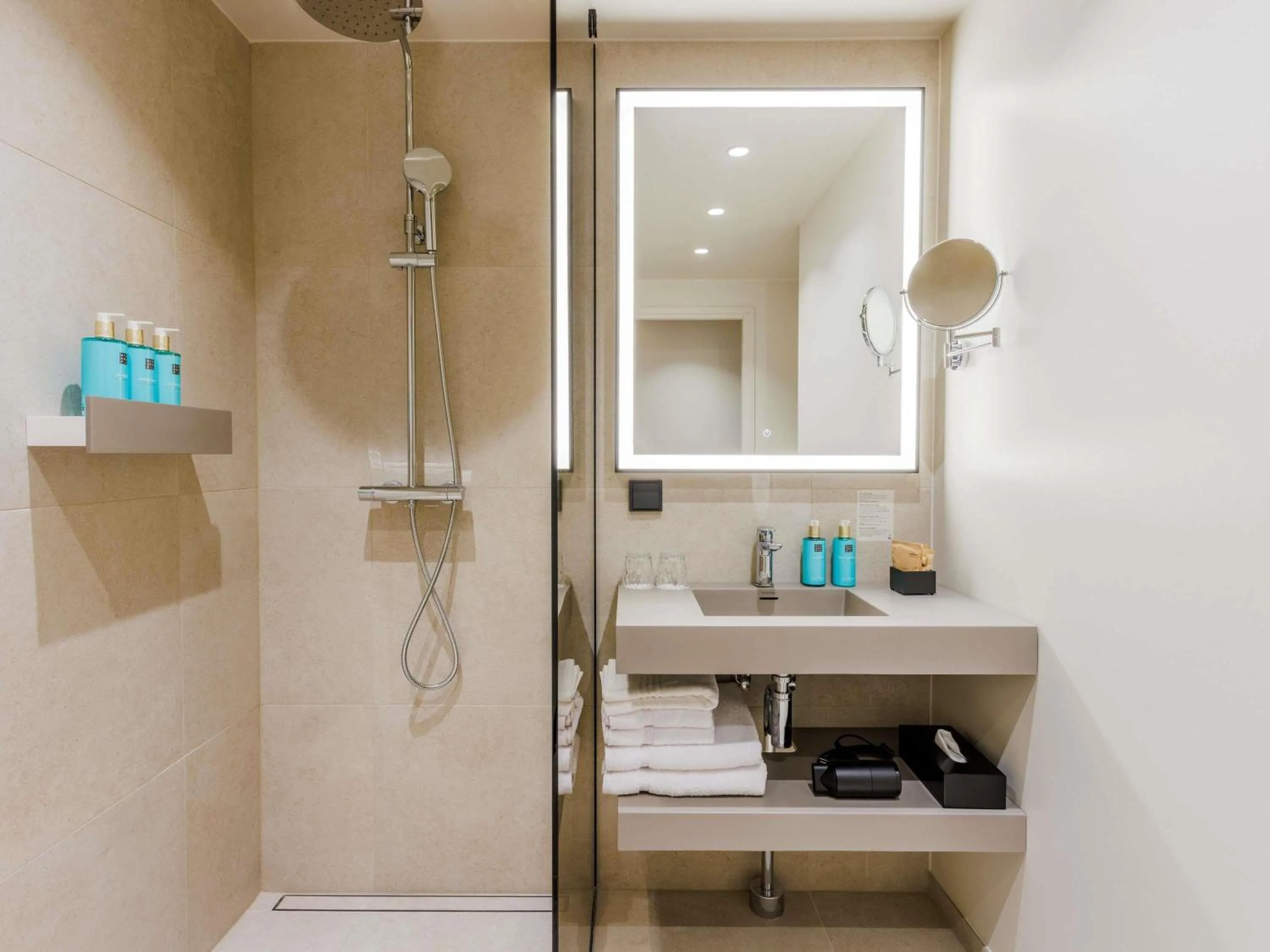 Bedroom in Novotel Tallinn