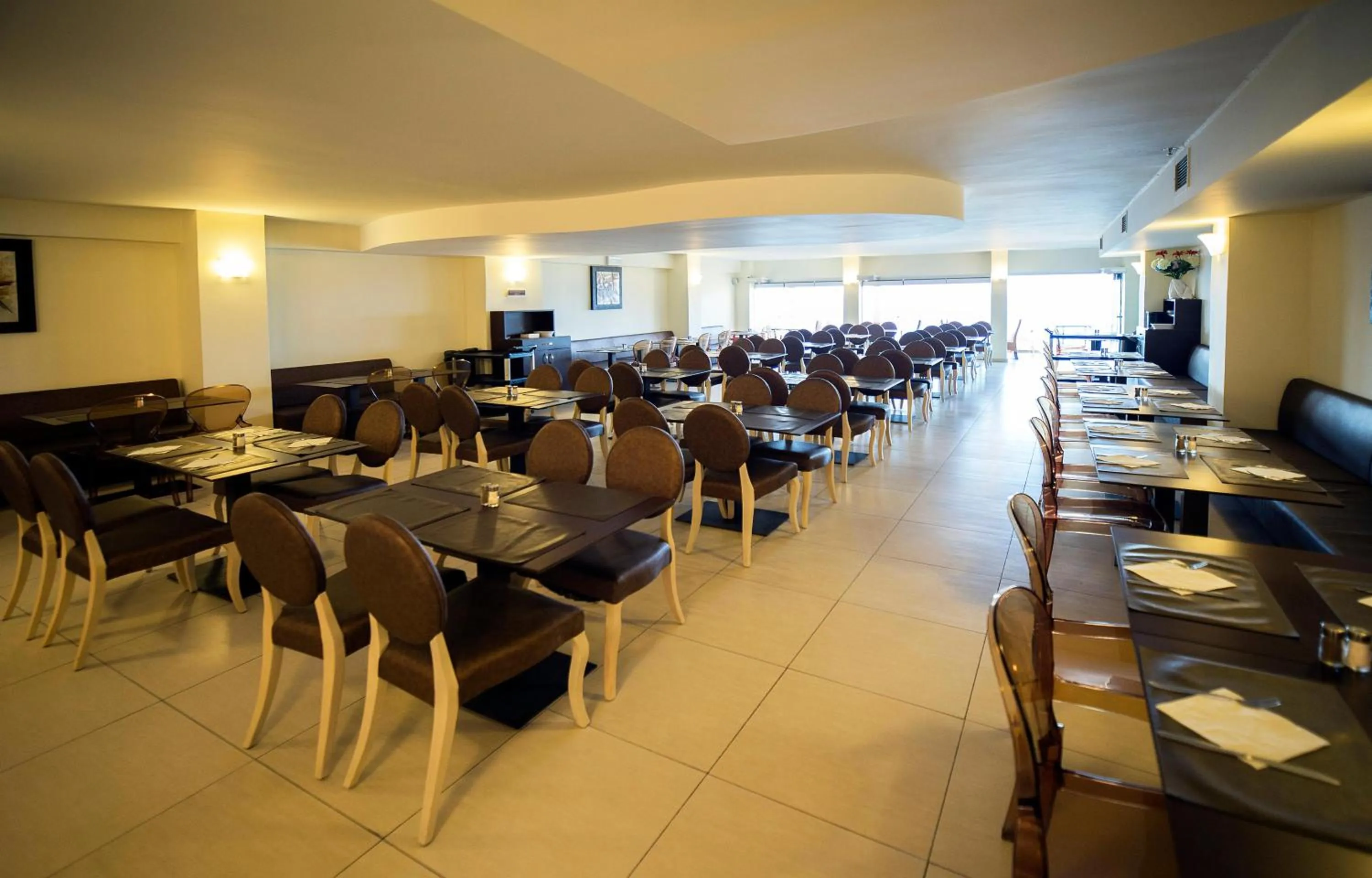 Restaurant/places to eat in Golden Beach