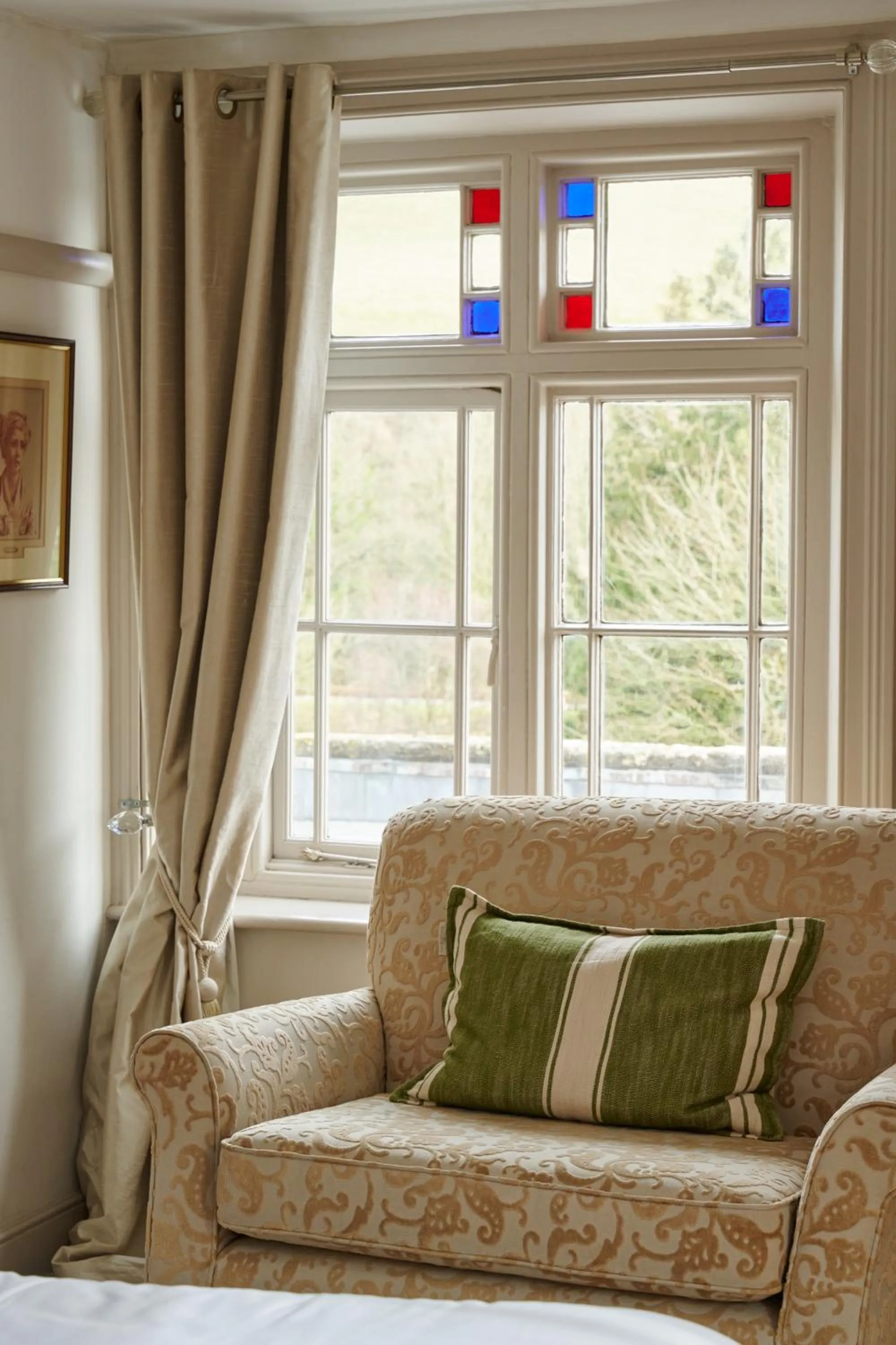 Bedroom in Bankes Arms Hotel