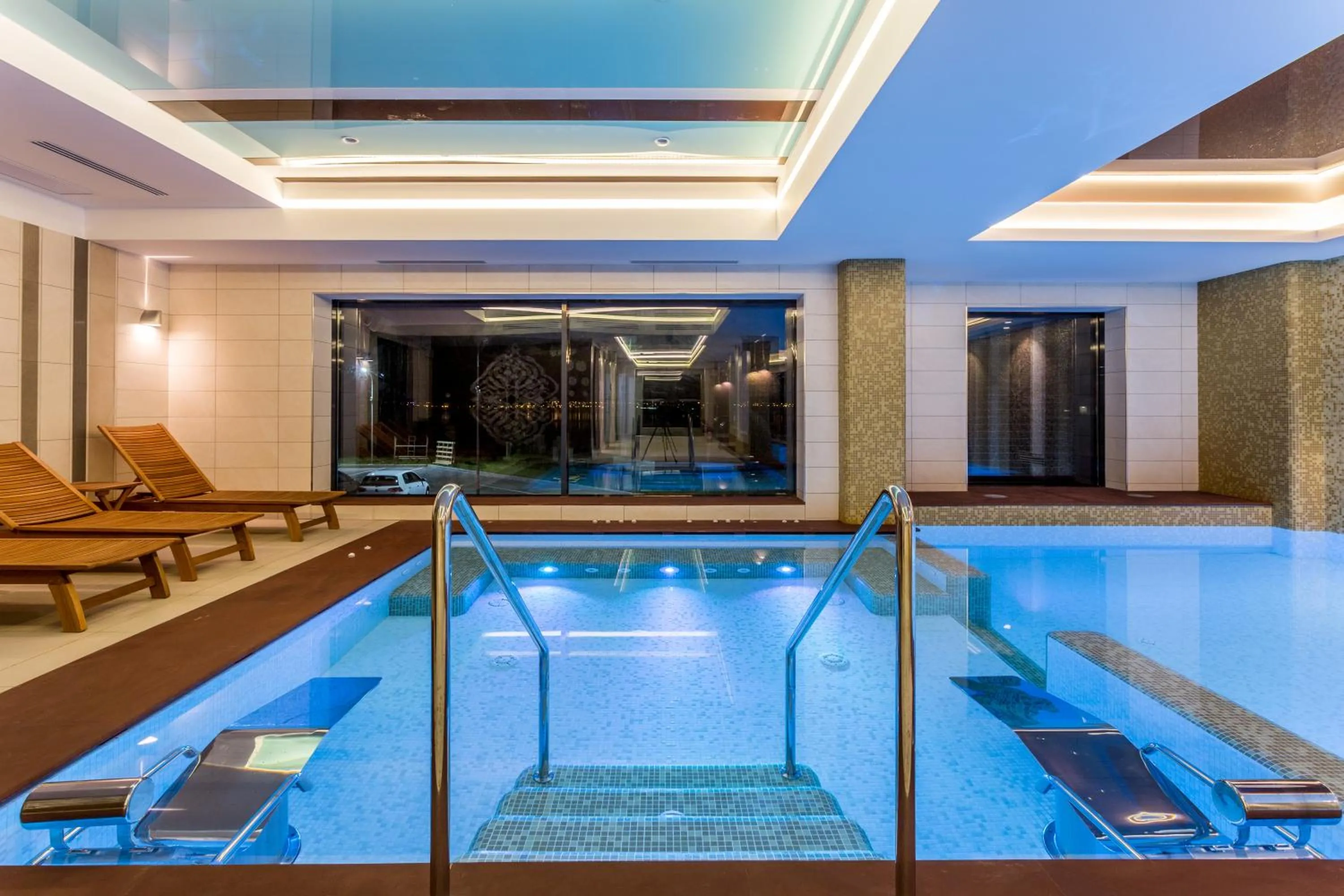 Swimming pool in New Splendid Hotel & Spa - Adults Only (+16)