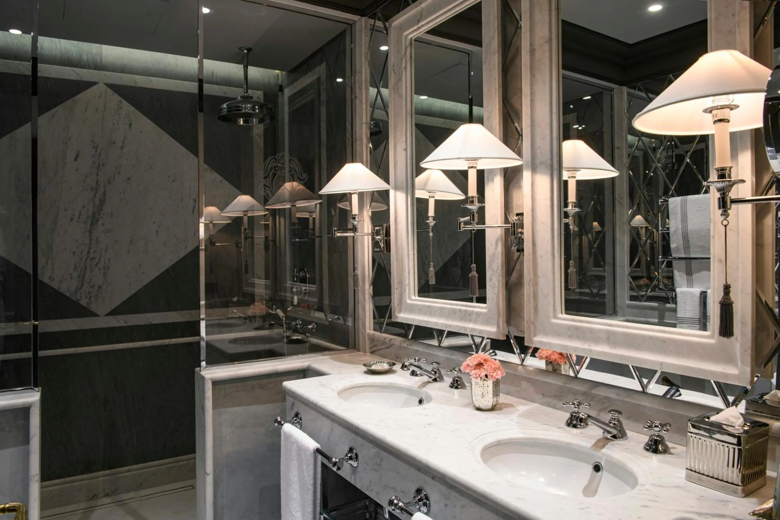 Bathroom in Helvetia&Bristol Firenze – Starhotels Collezione