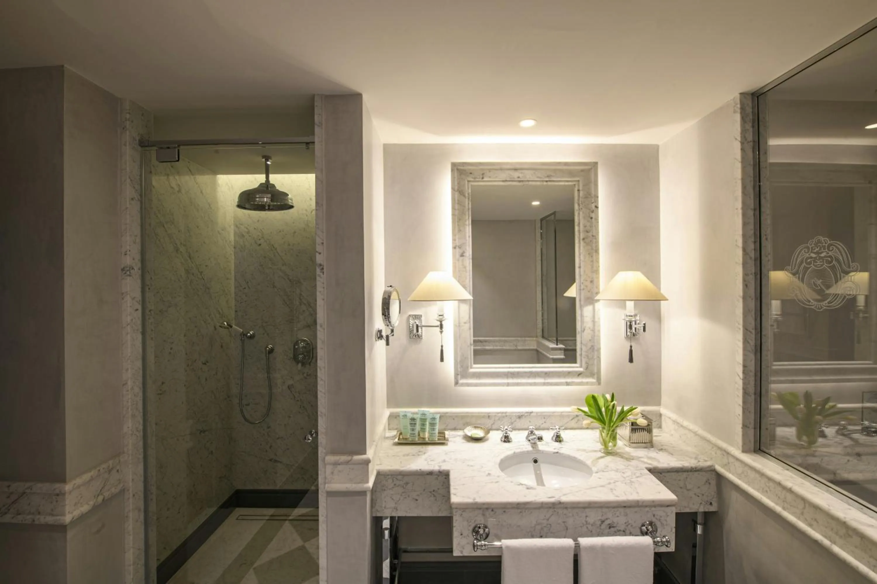 Bathroom in Helvetia&Bristol Firenze – Starhotels Collezione