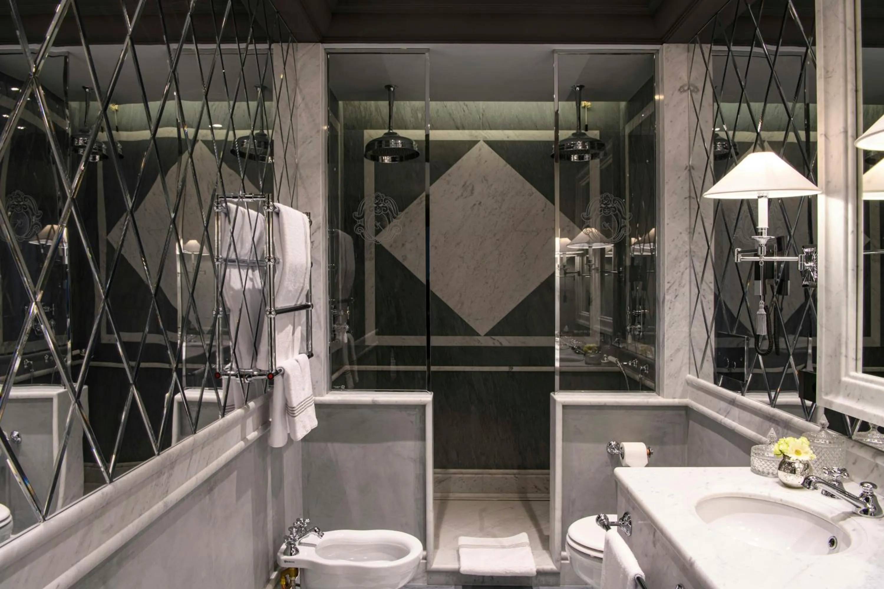 Bathroom in Helvetia&Bristol Firenze – Starhotels Collezione