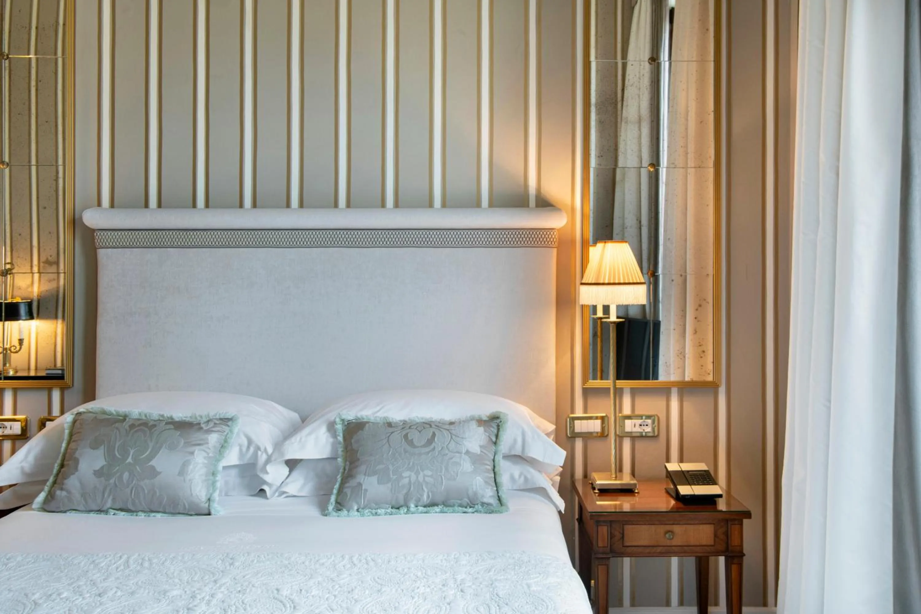 Photo of the whole room, Bed in Helvetia&Bristol Firenze – Starhotels Collezione