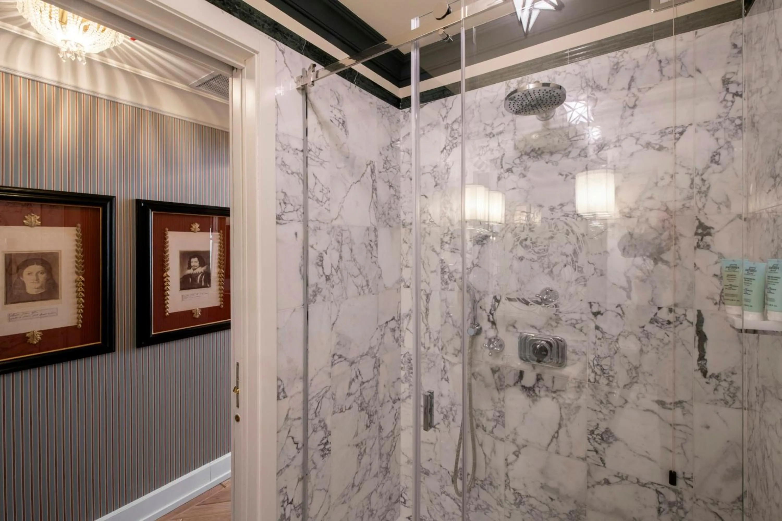 Bathroom in Helvetia&Bristol Firenze – Starhotels Collezione