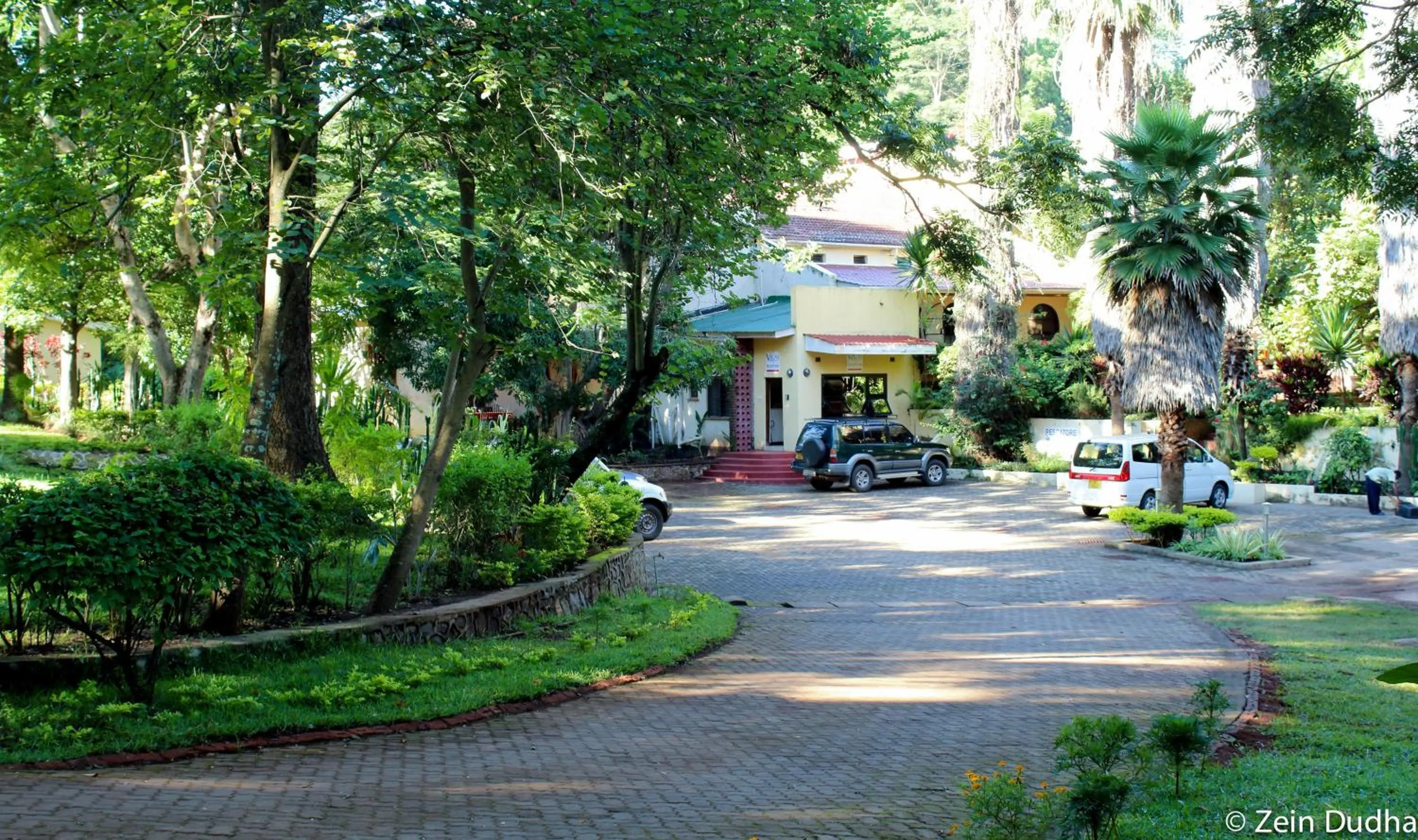 Property building in Villa 33