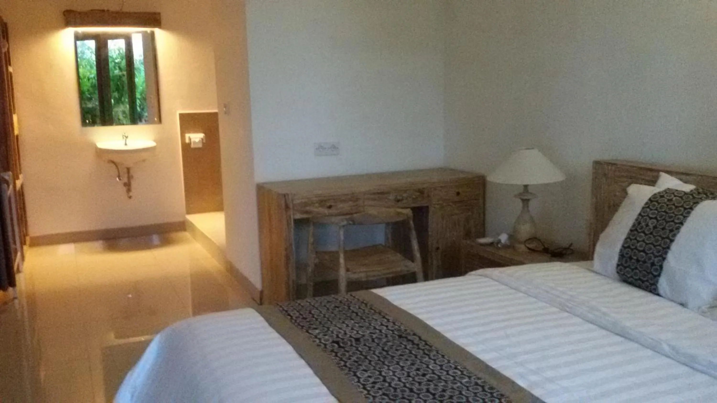 Seating area, Bed in Blu Mango