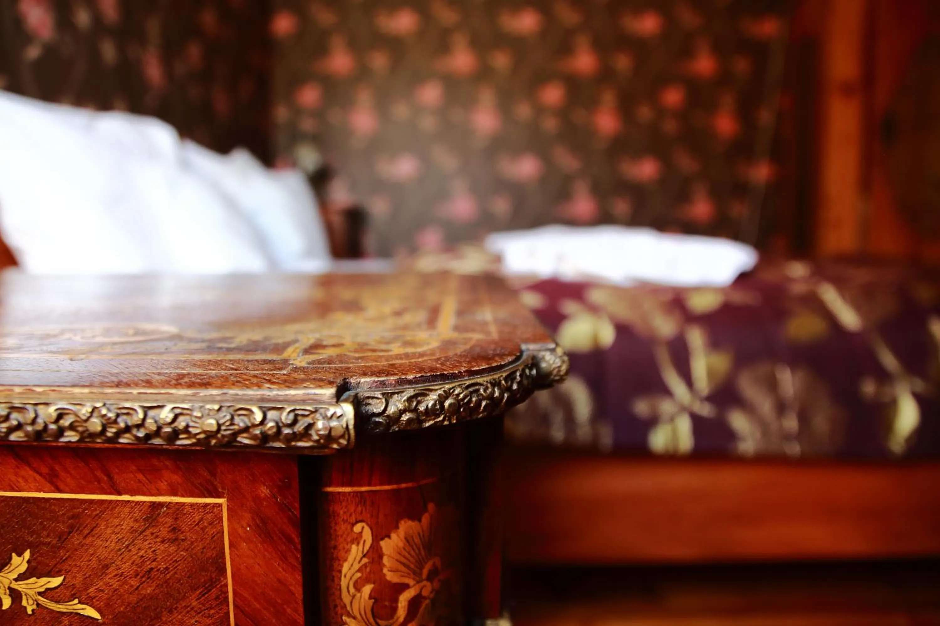 Decorative detail, Bed in Pałac Bażantarnia