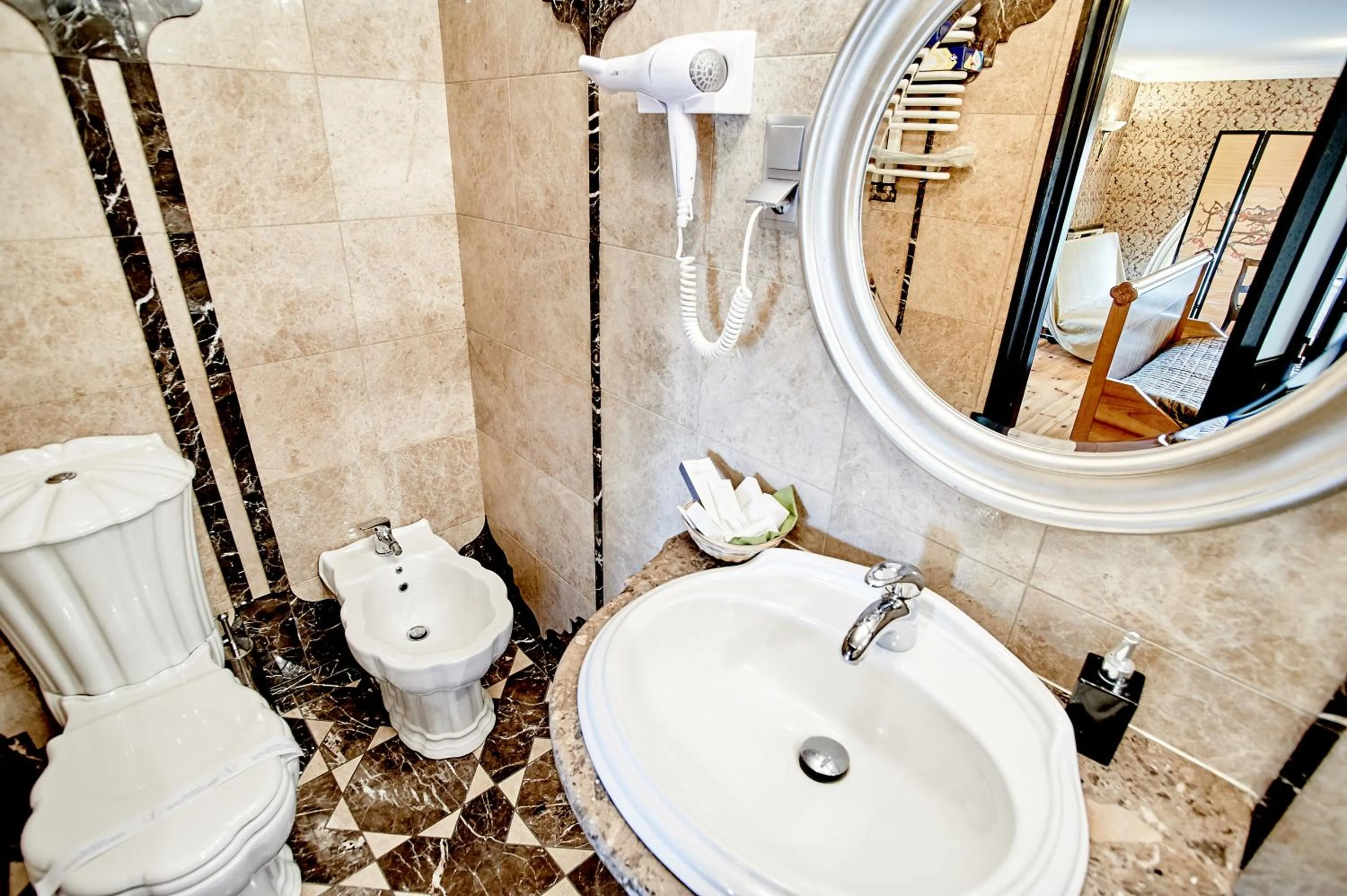 Bathroom in Pałac Bażantarnia