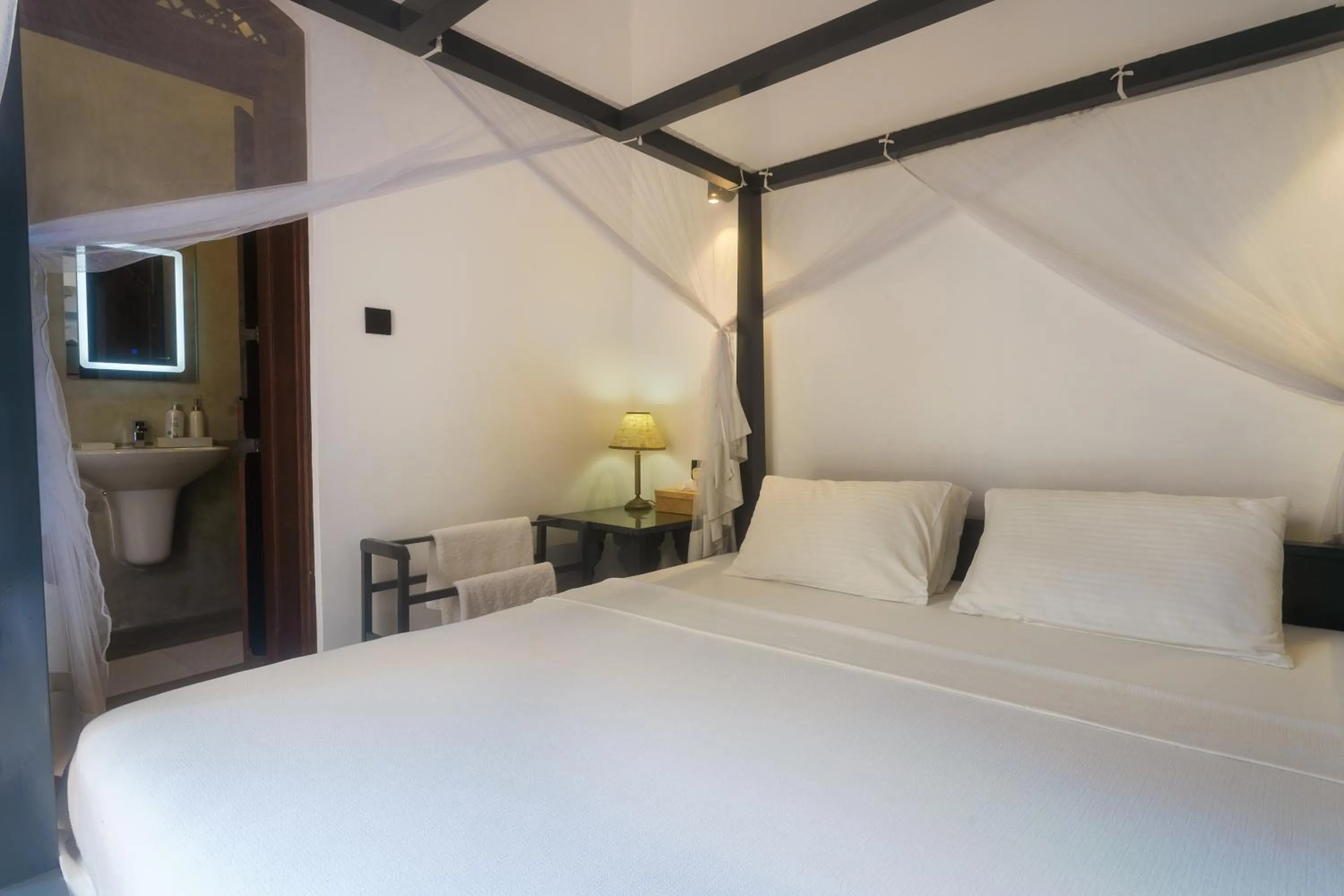 Bed in Villa Aurora, Galle Fort