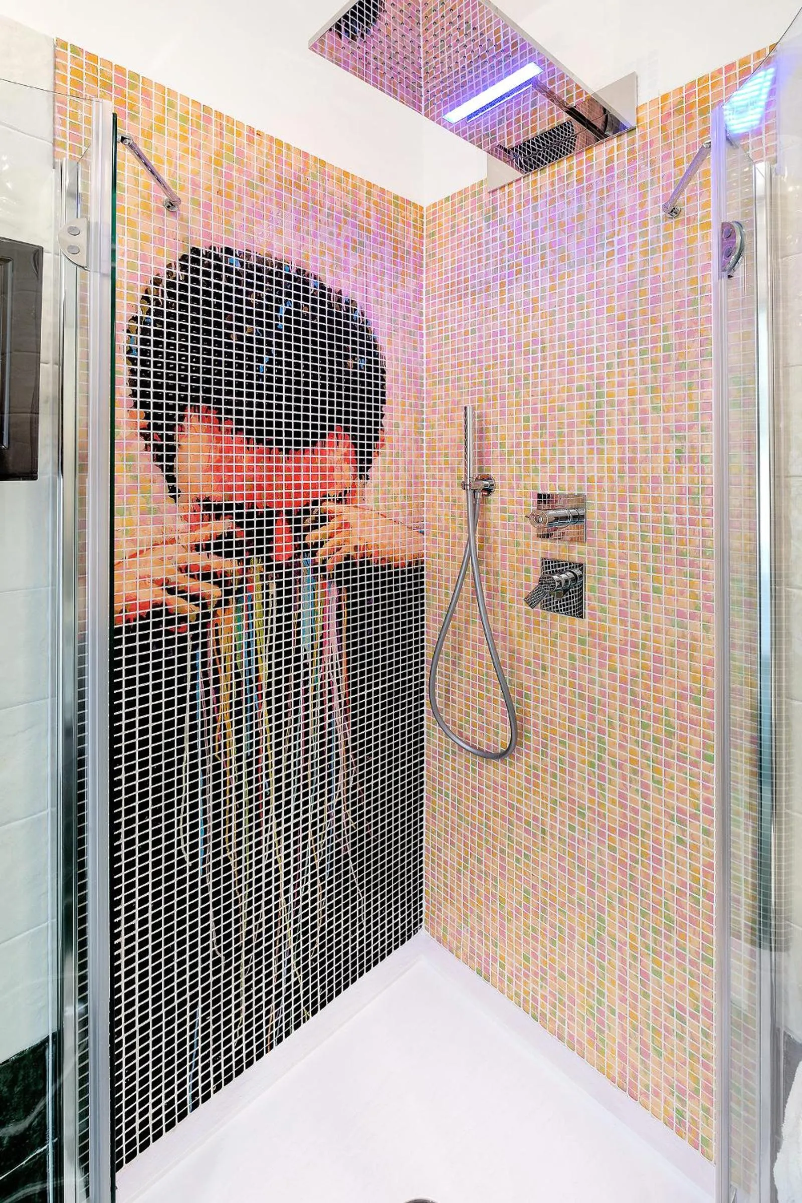 Shower in La Madegra Seasuite