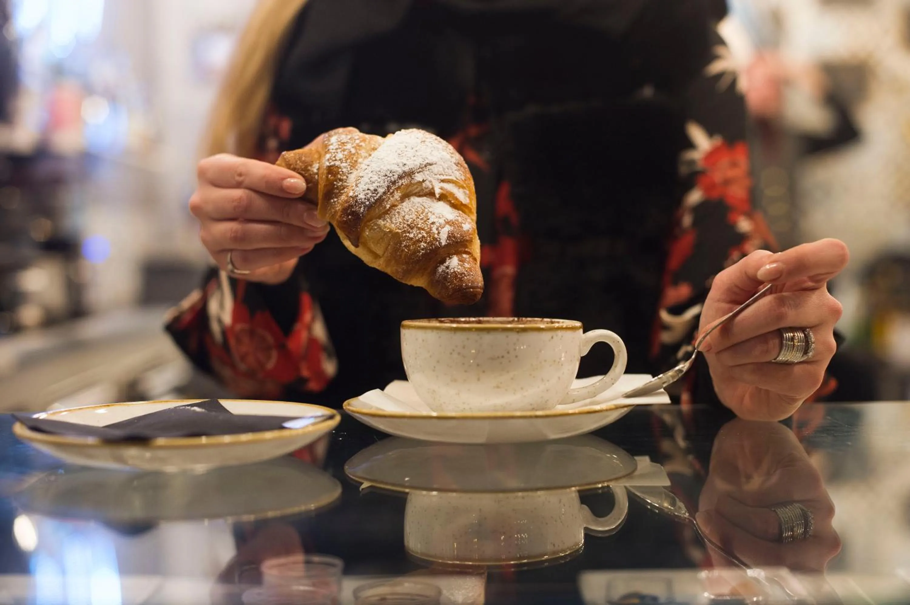 Food and drinks in La Madegra Seasuite