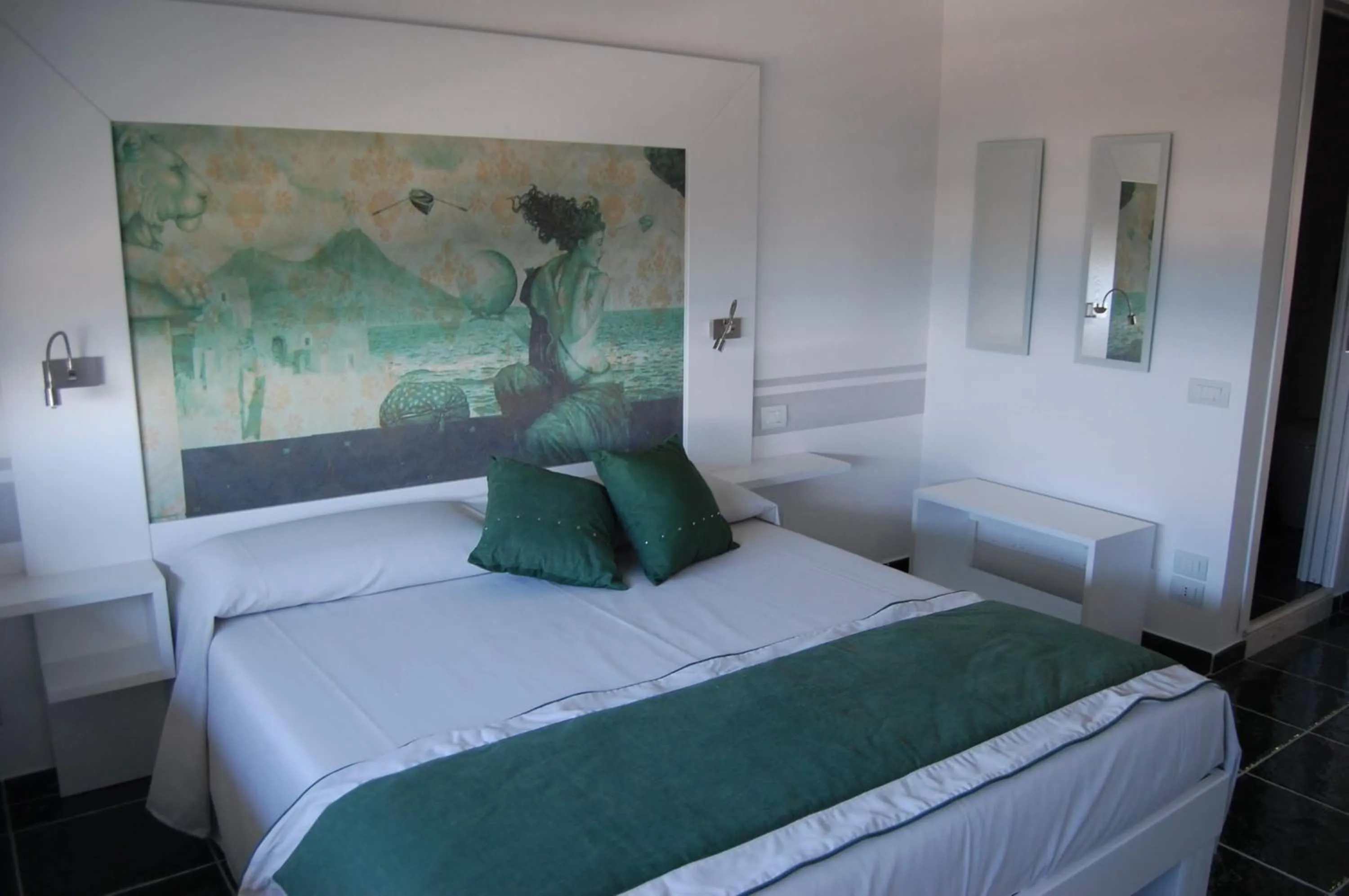 Photo of the whole room, Bed in La Madegra Seasuite