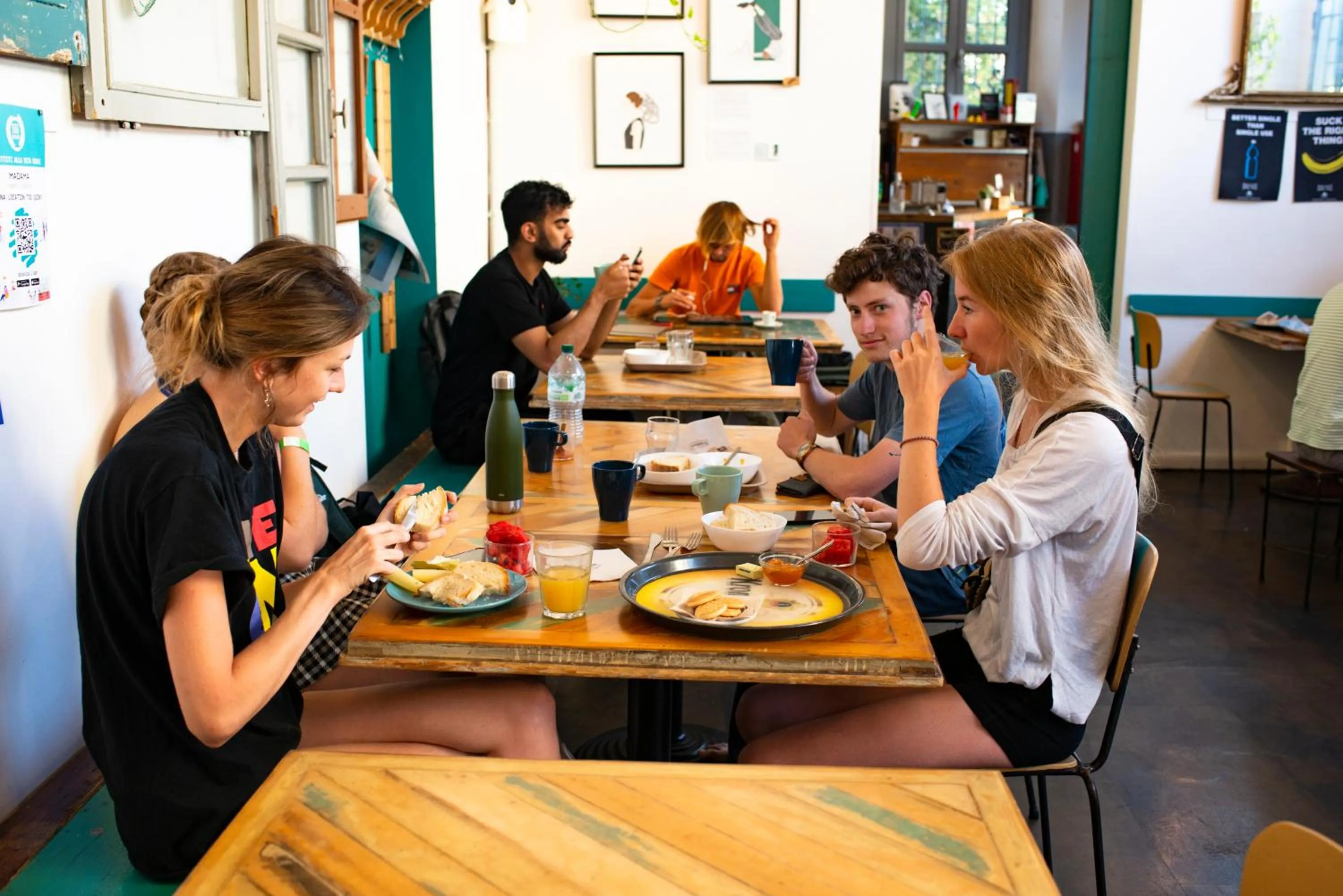 Restaurant/places to eat in Madama Hostel & Bistrot