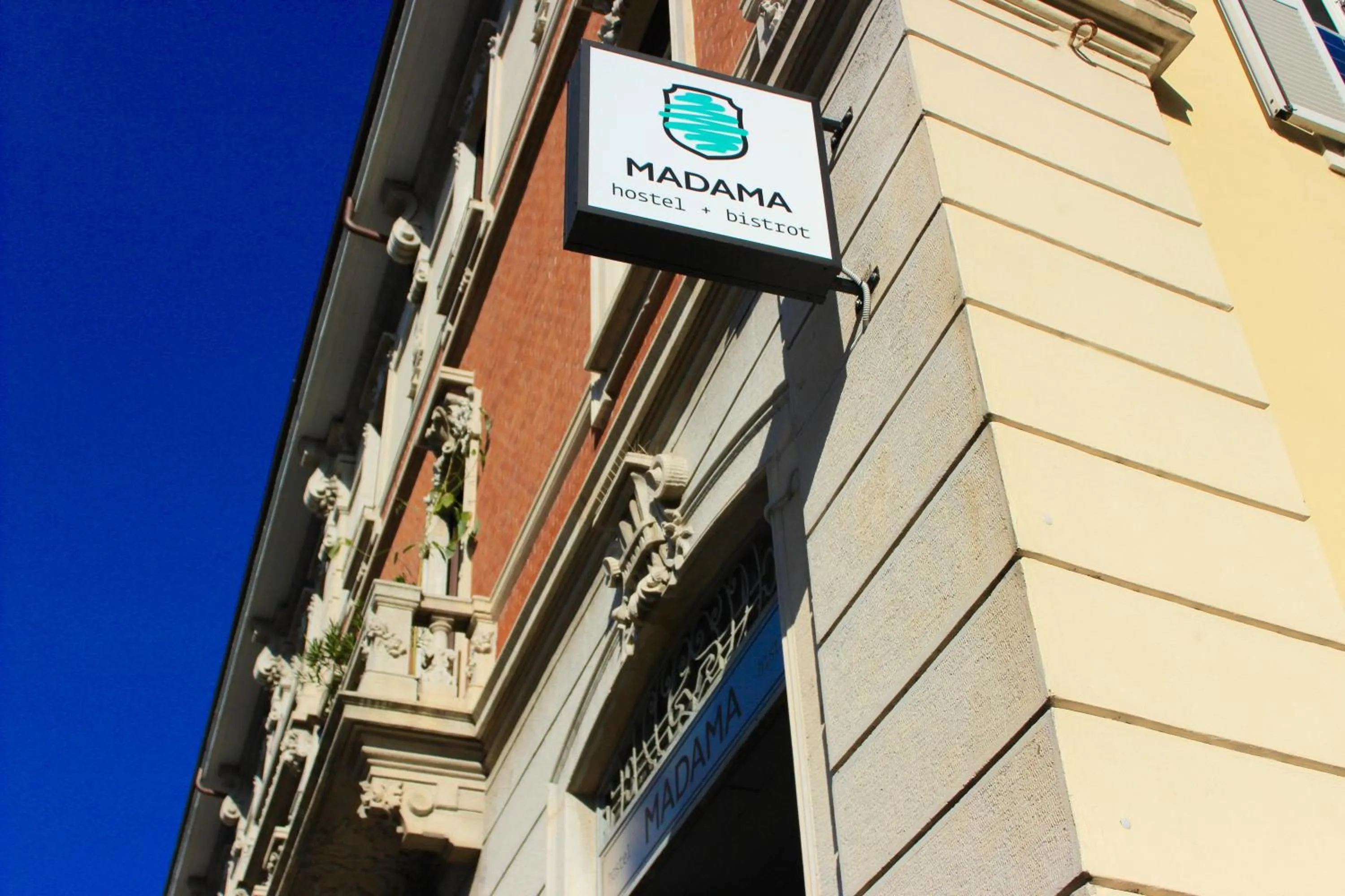 Facade/entrance in Madama Hostel & Bistrot