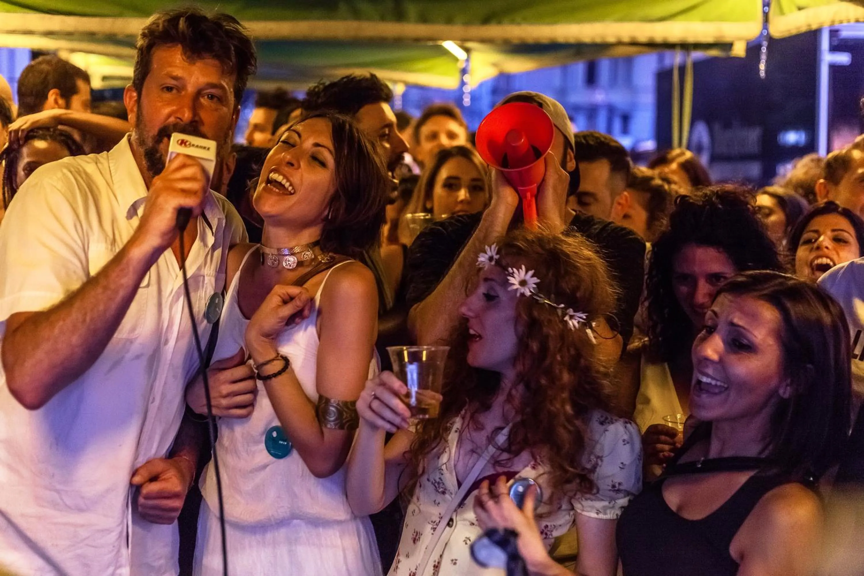 Karaoke in Madama Hostel & Bistrot