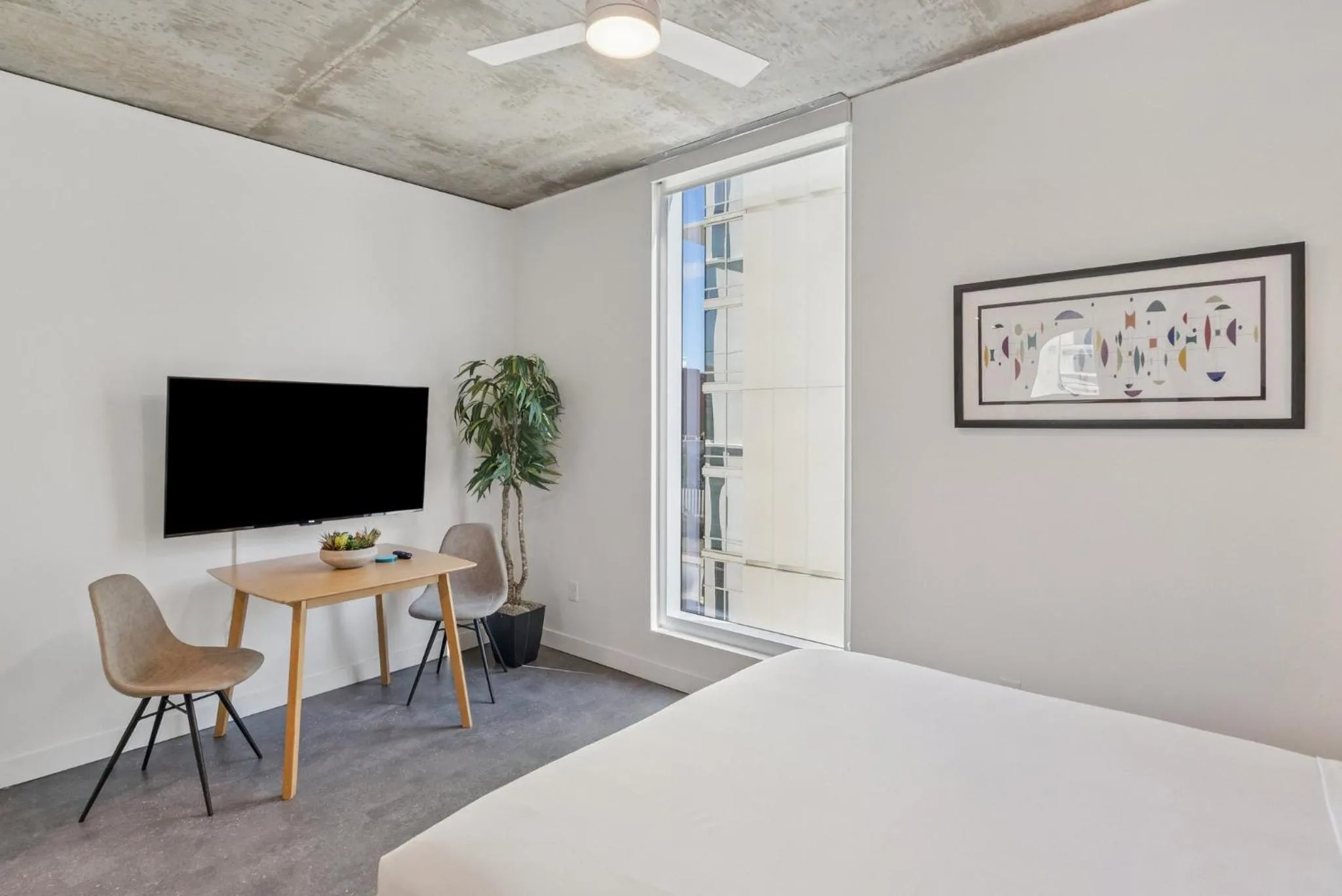 TV and multimedia, Bed in Placemakr Downtown Phoenix