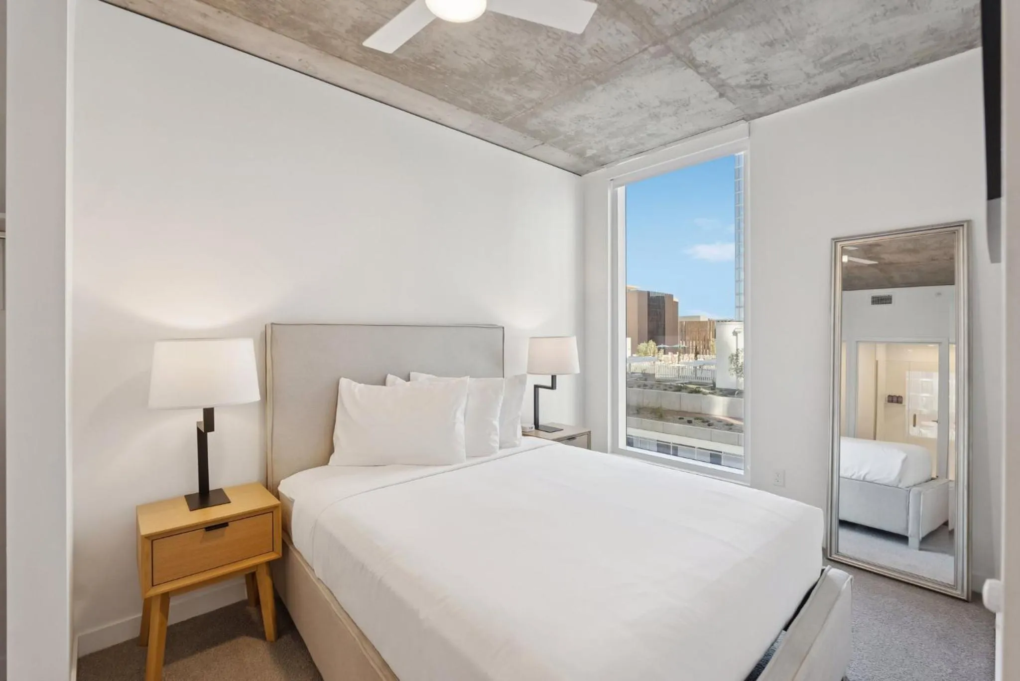 Bedroom, Bed in Placemakr Downtown Phoenix