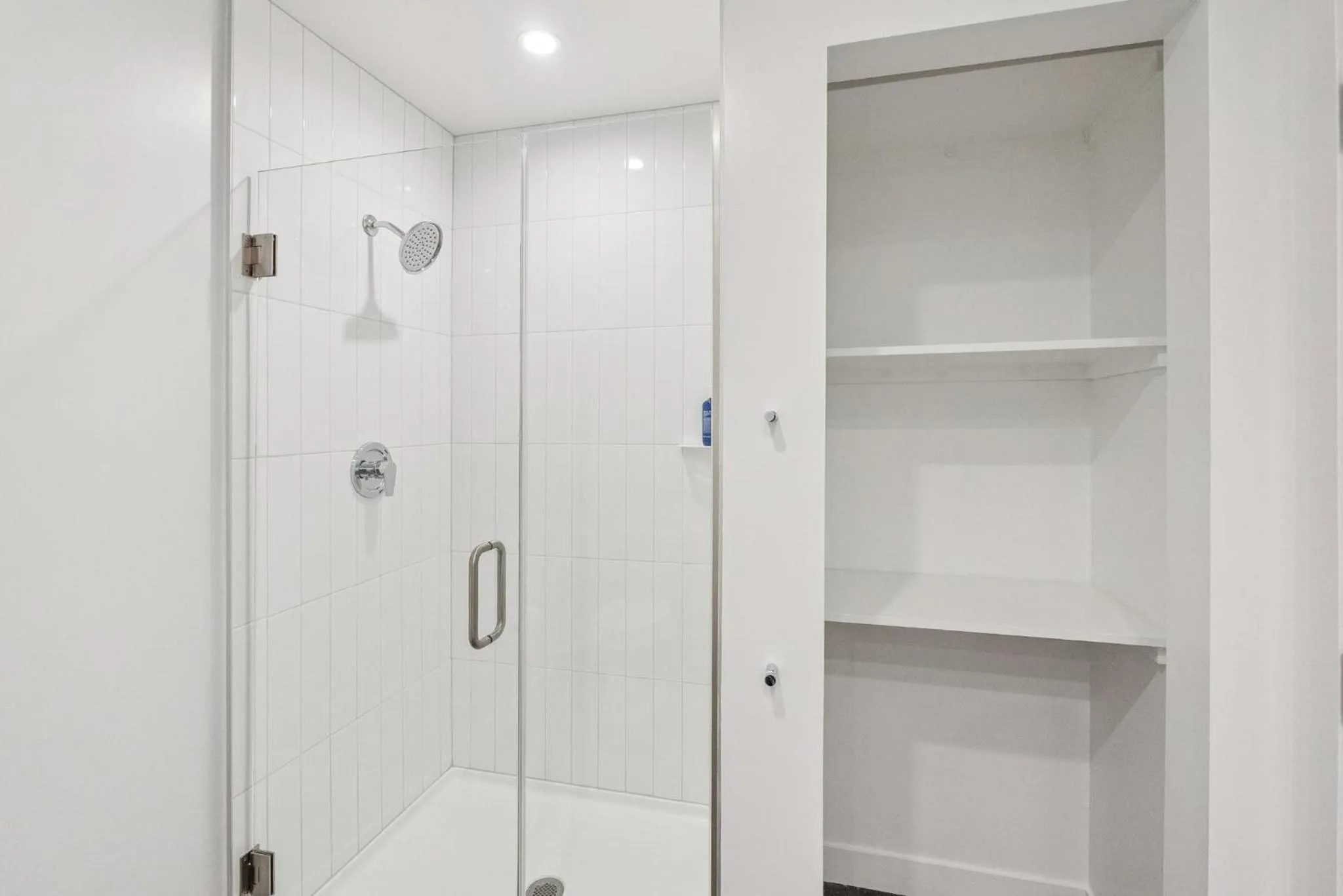 Shower in Placemakr Downtown Phoenix
