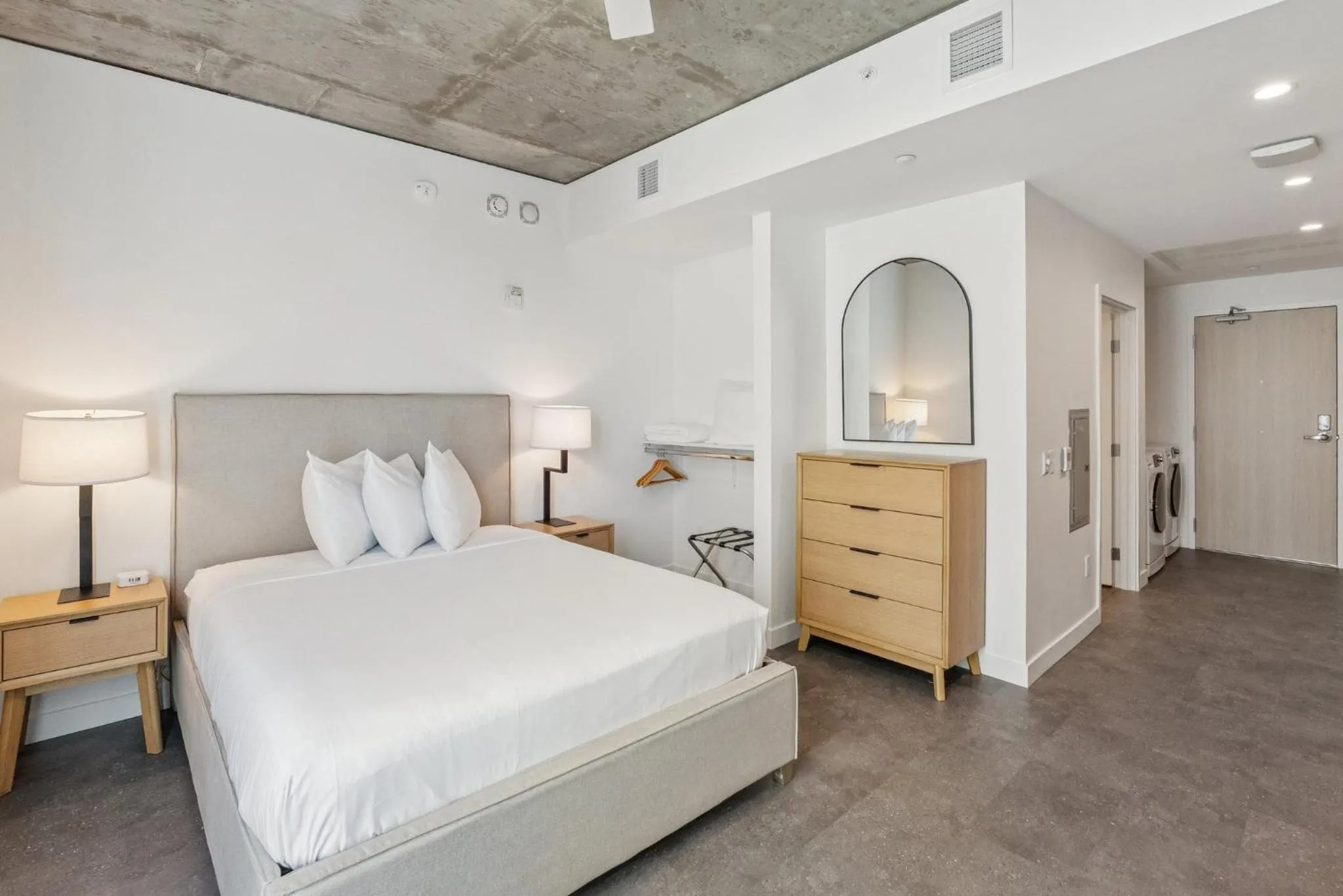 Bedroom, Bed in Placemakr Downtown Phoenix