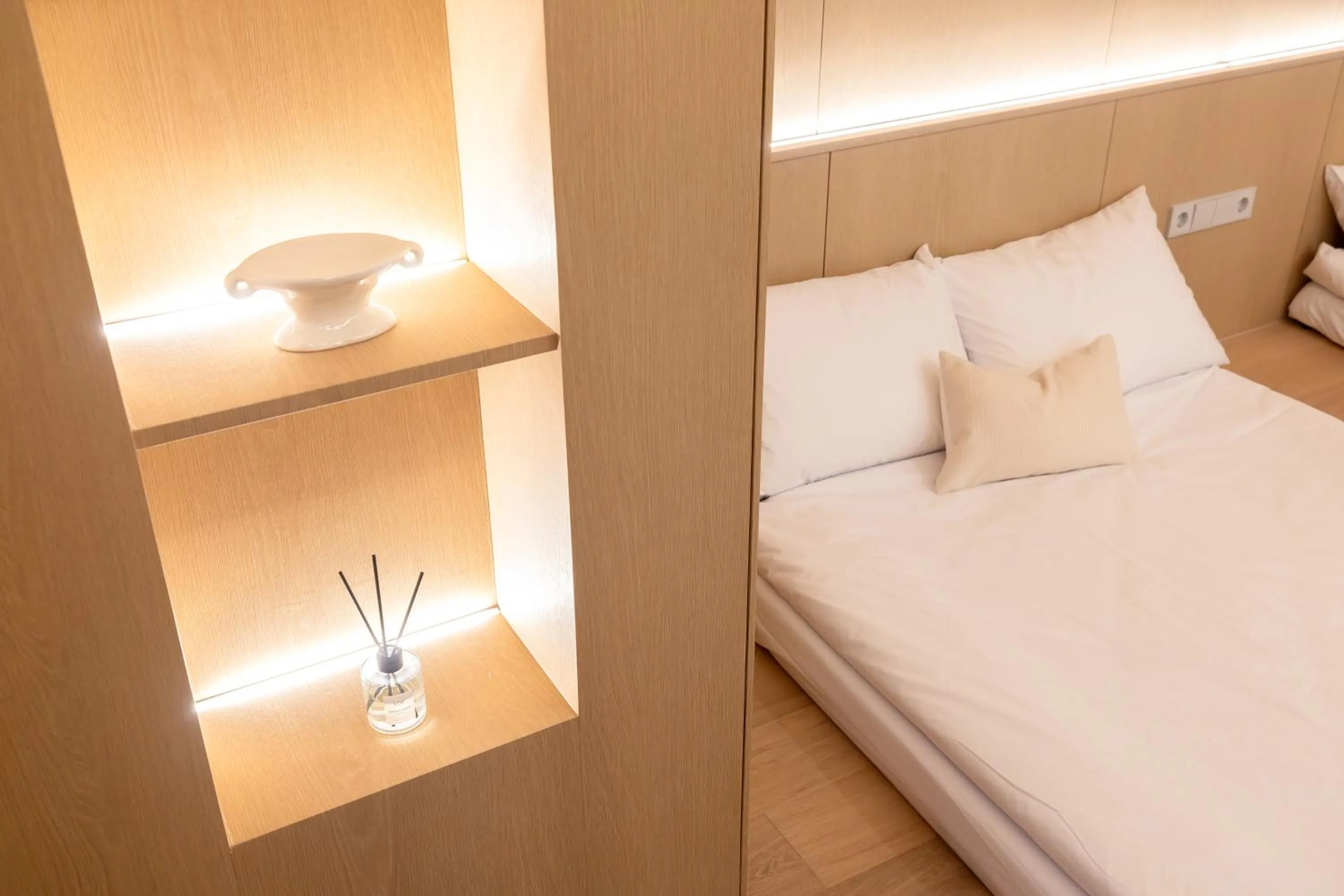 Photo of the whole room, Bed in THE EXTAY Lounge Jongno