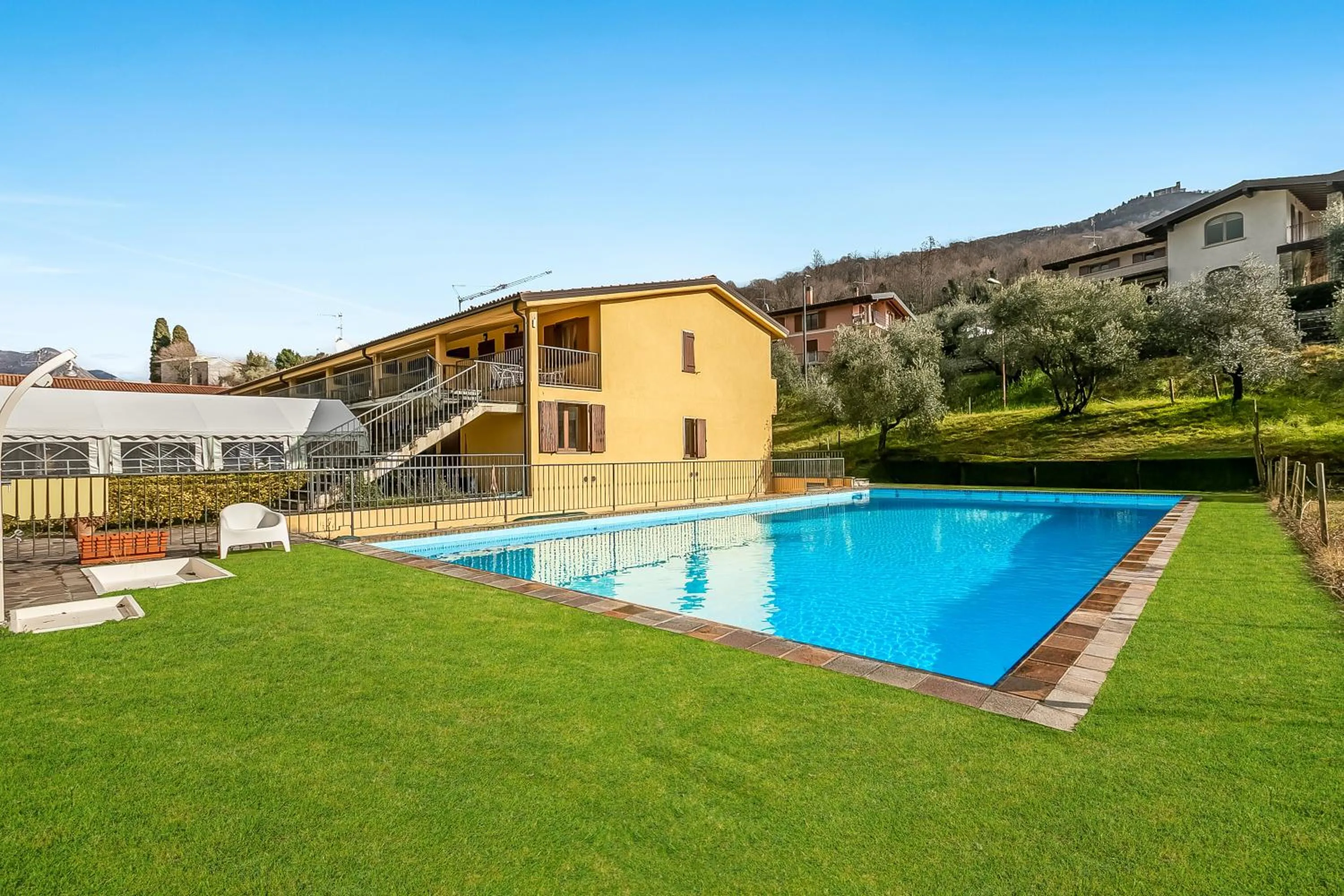 Swimming pool in Residence La Perla