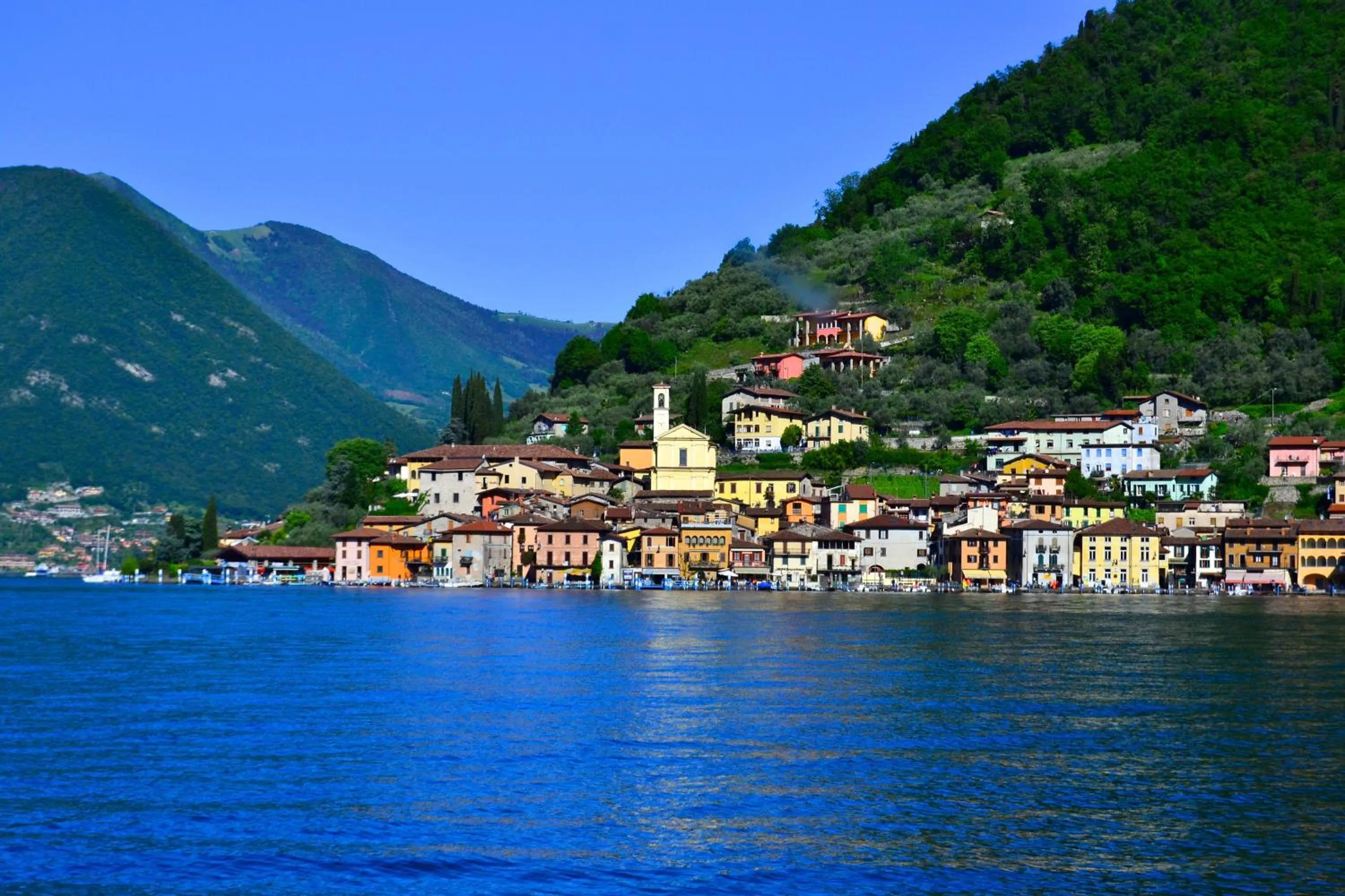 Nearby landmark in La Perla