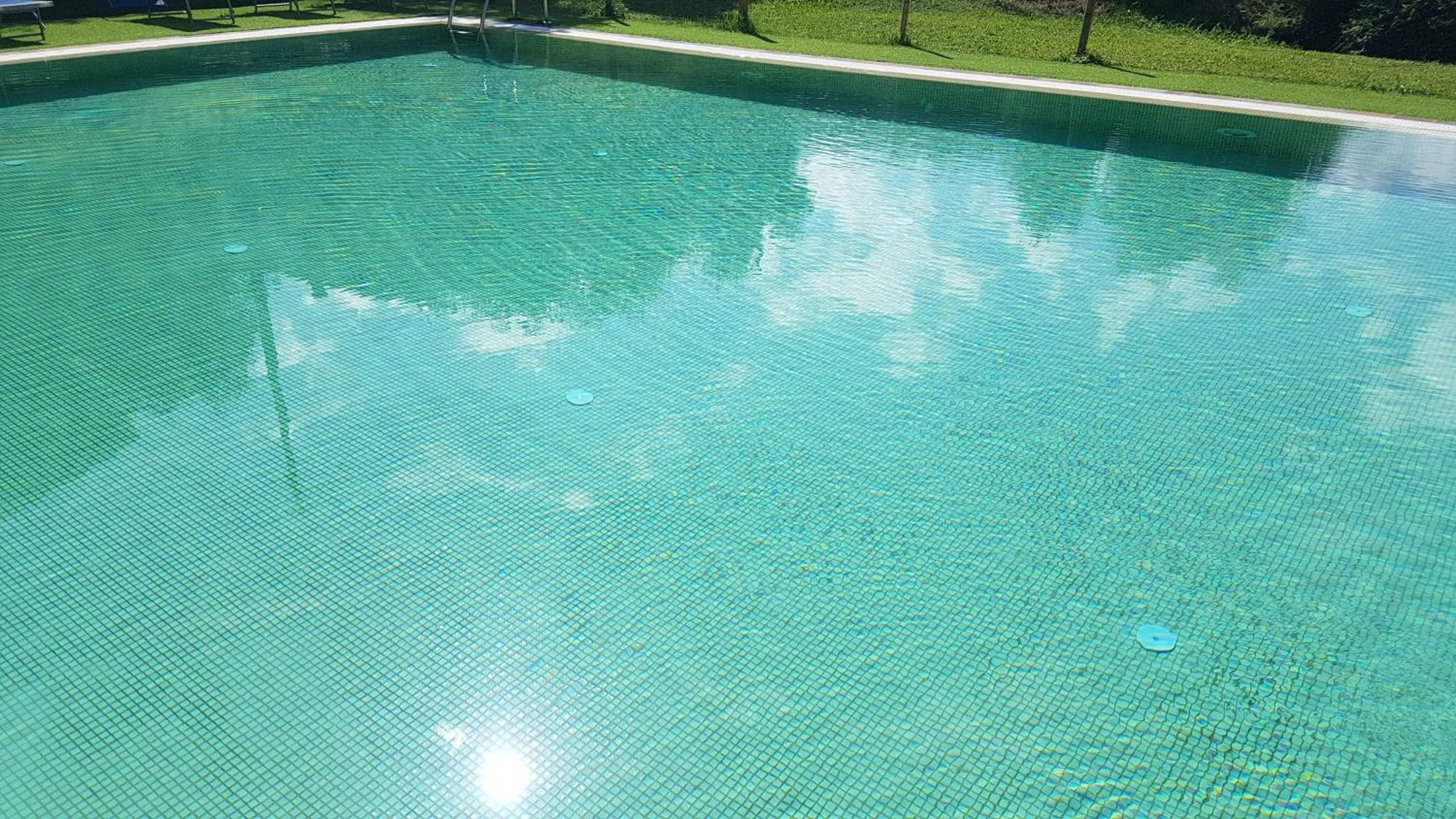 Swimming pool in La Perla