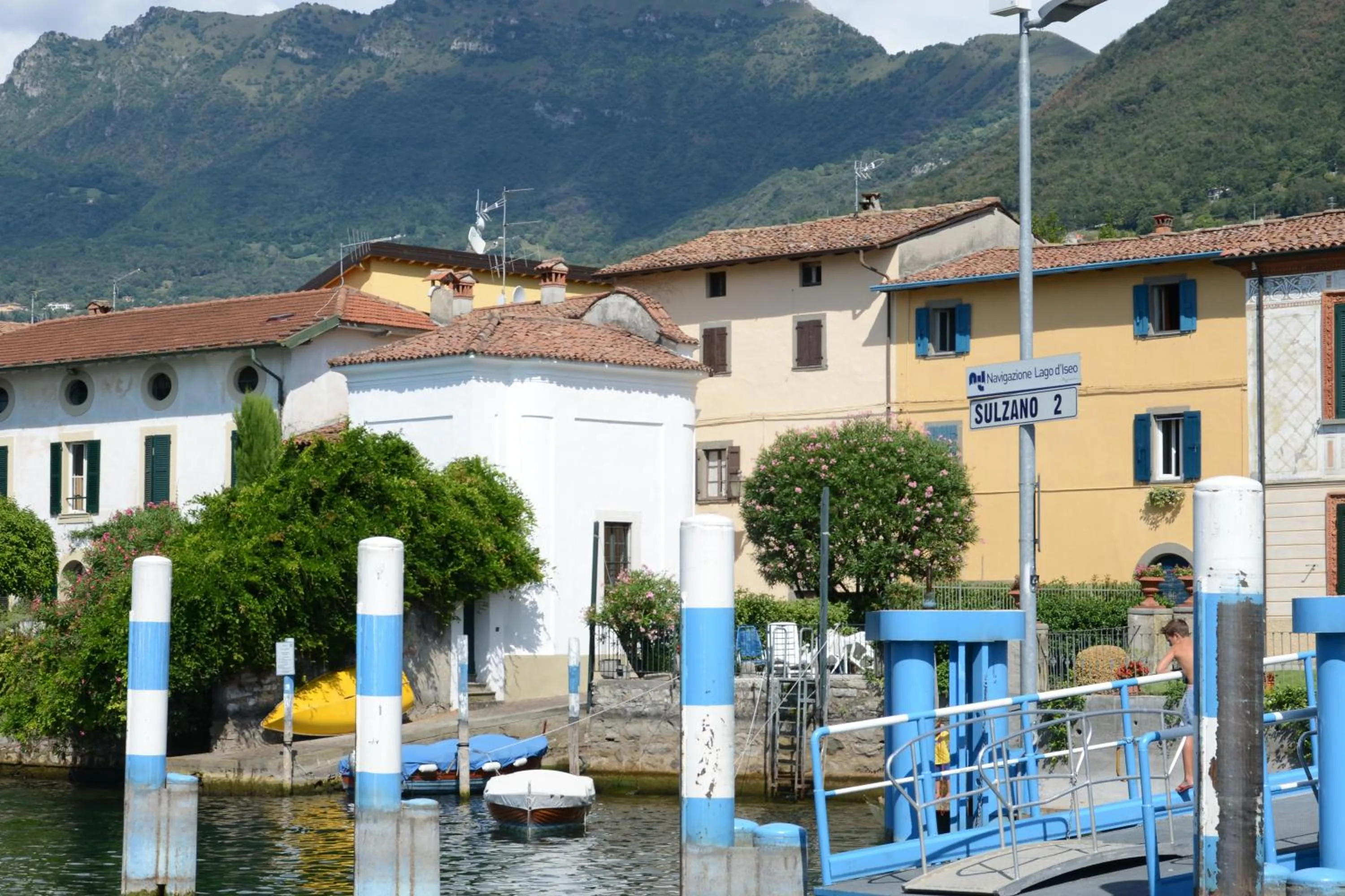 Nearby landmark in La Perla
