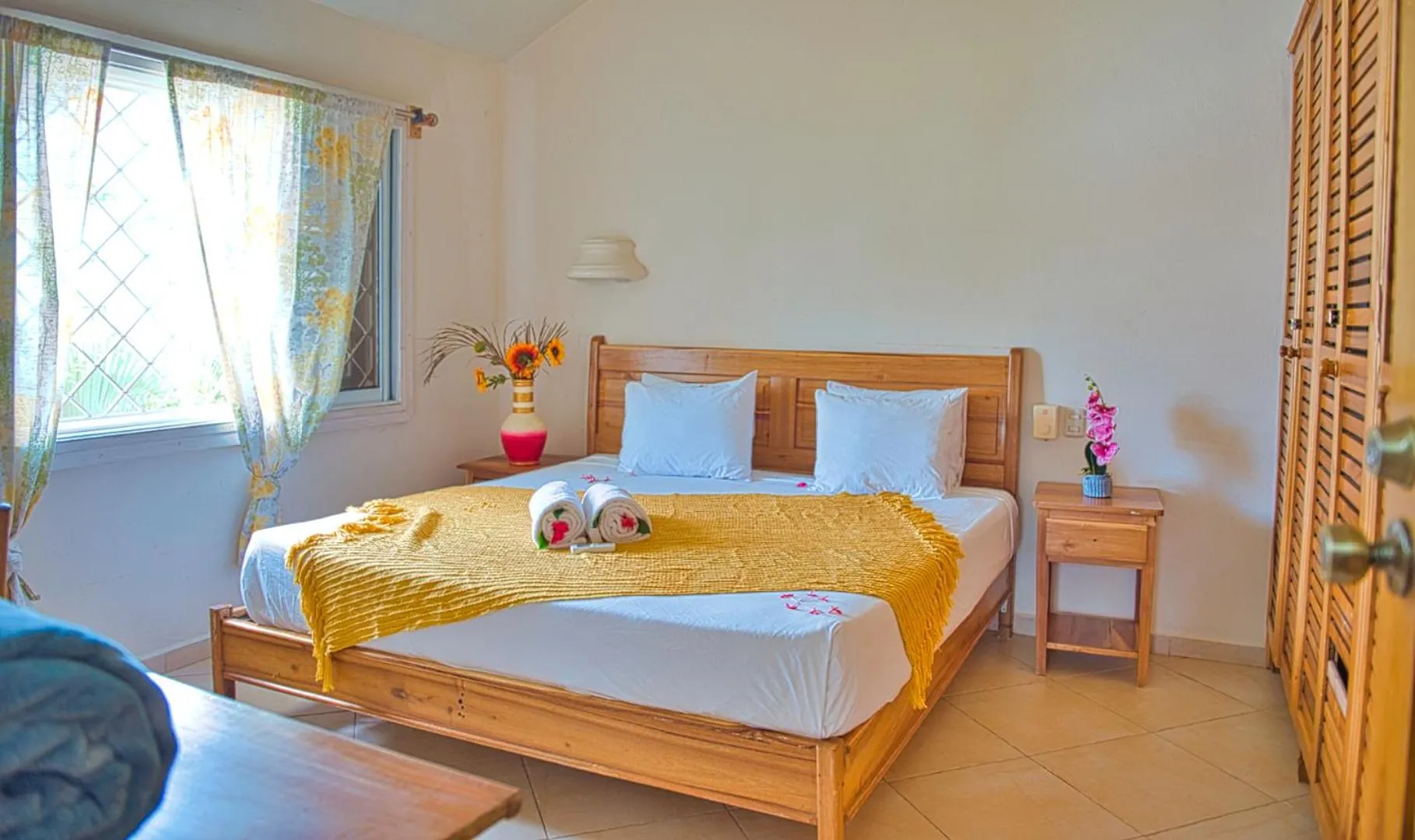 Property building, Bed in Hoteles Josefina