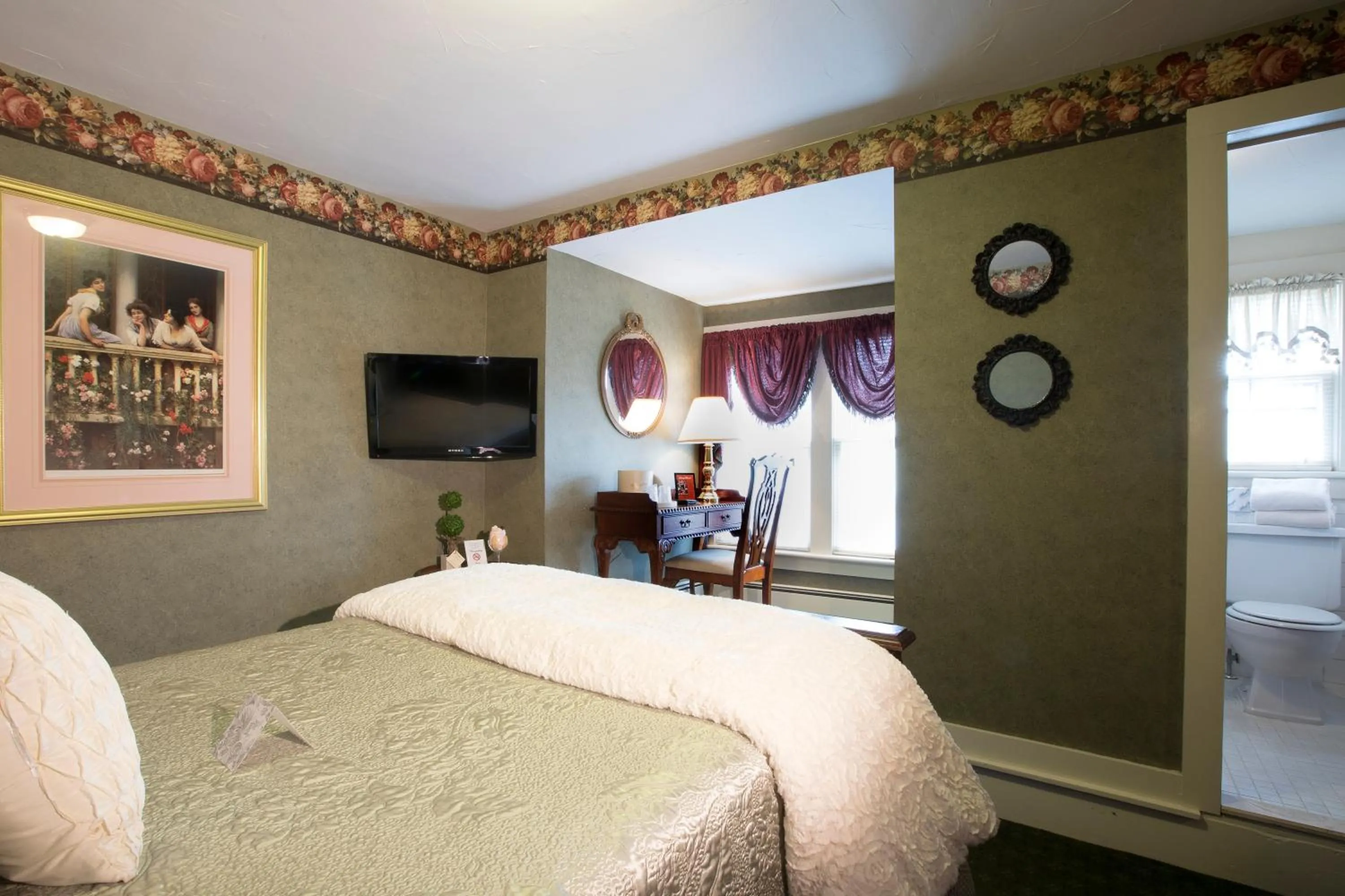 Bedroom, Bed in Stroudsmoor Country Inn