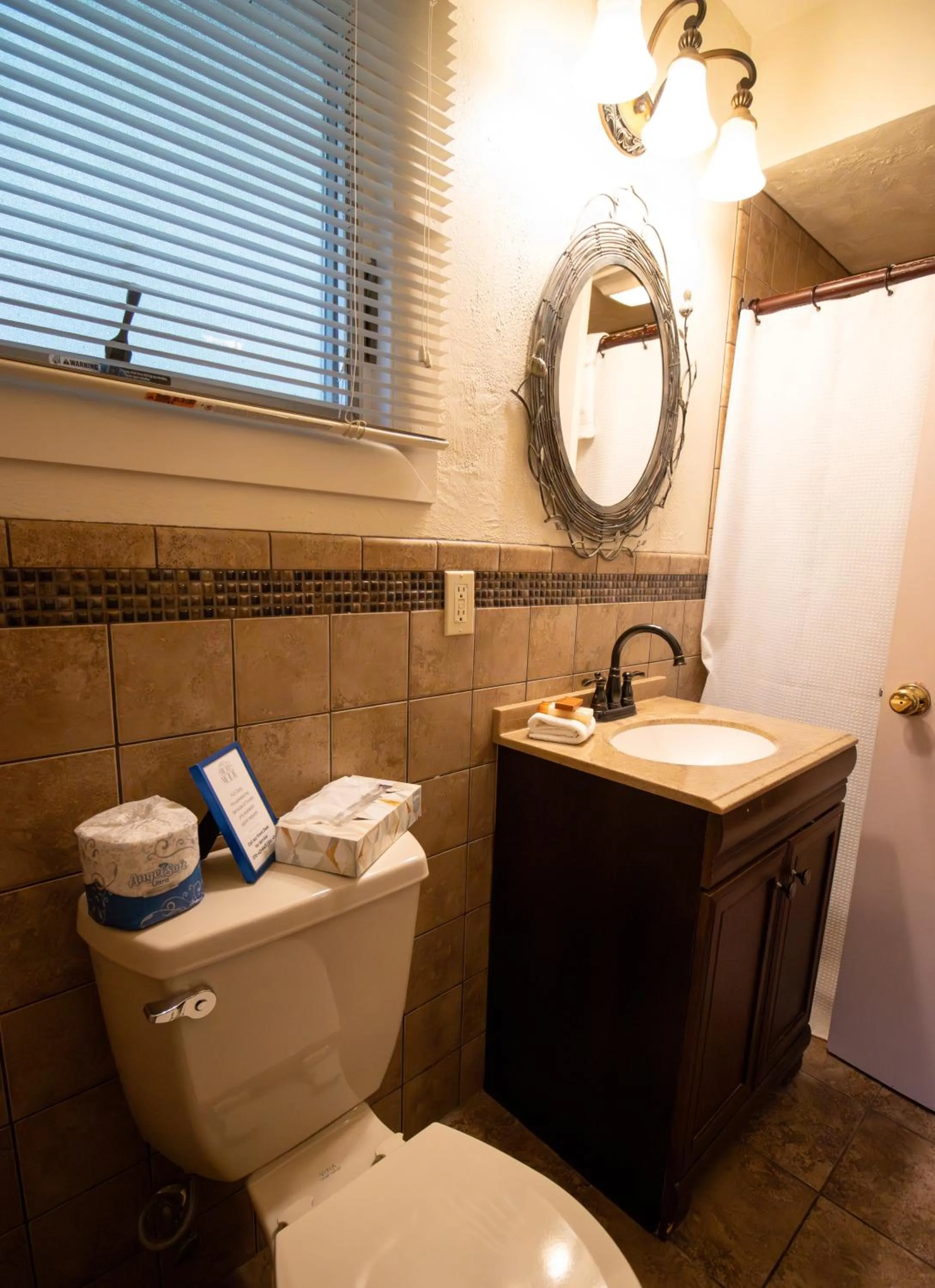 Bathroom in Stroudsmoor Country Inn