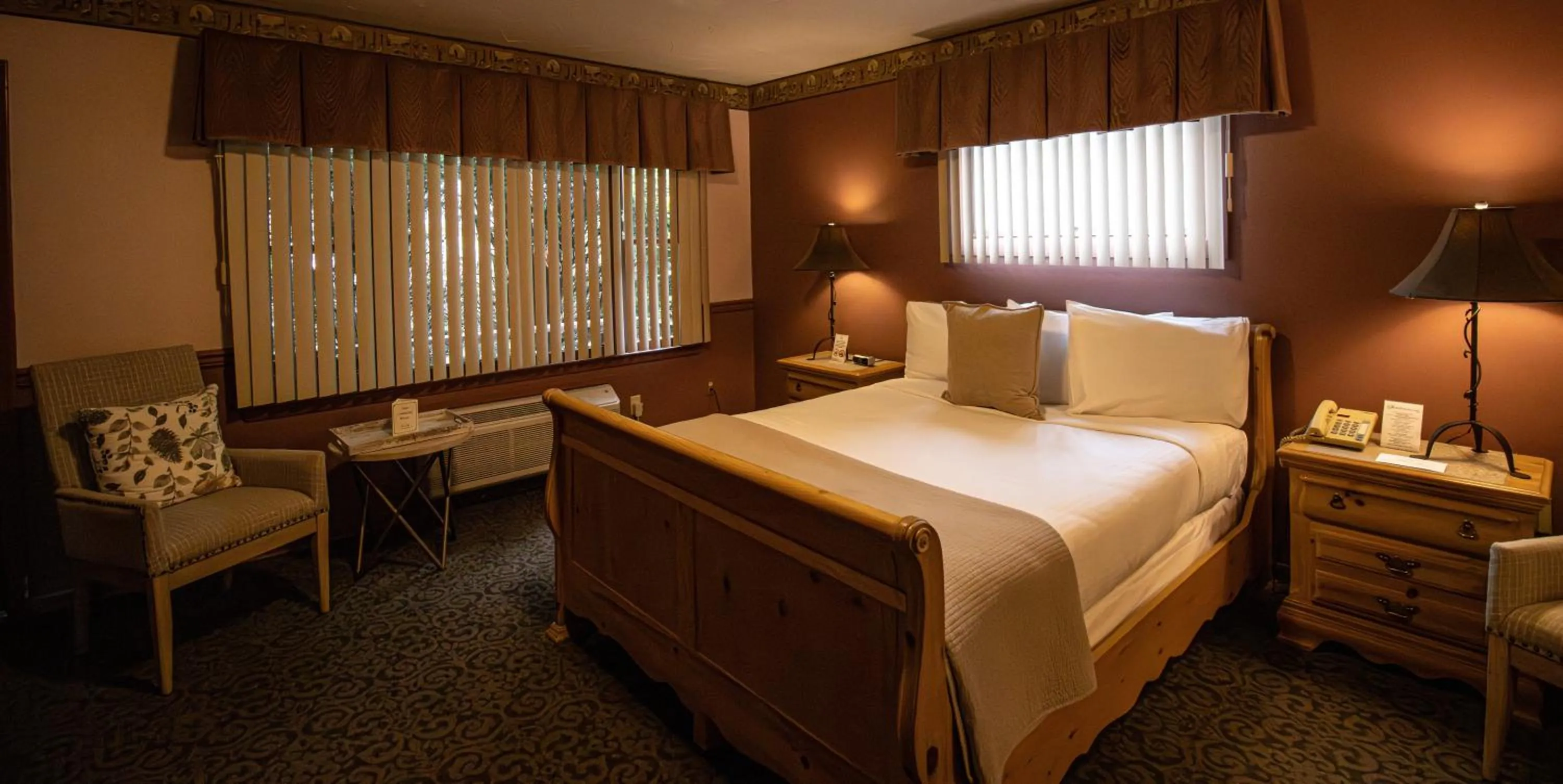 Bedroom, Bed in Stroudsmoor Country Inn