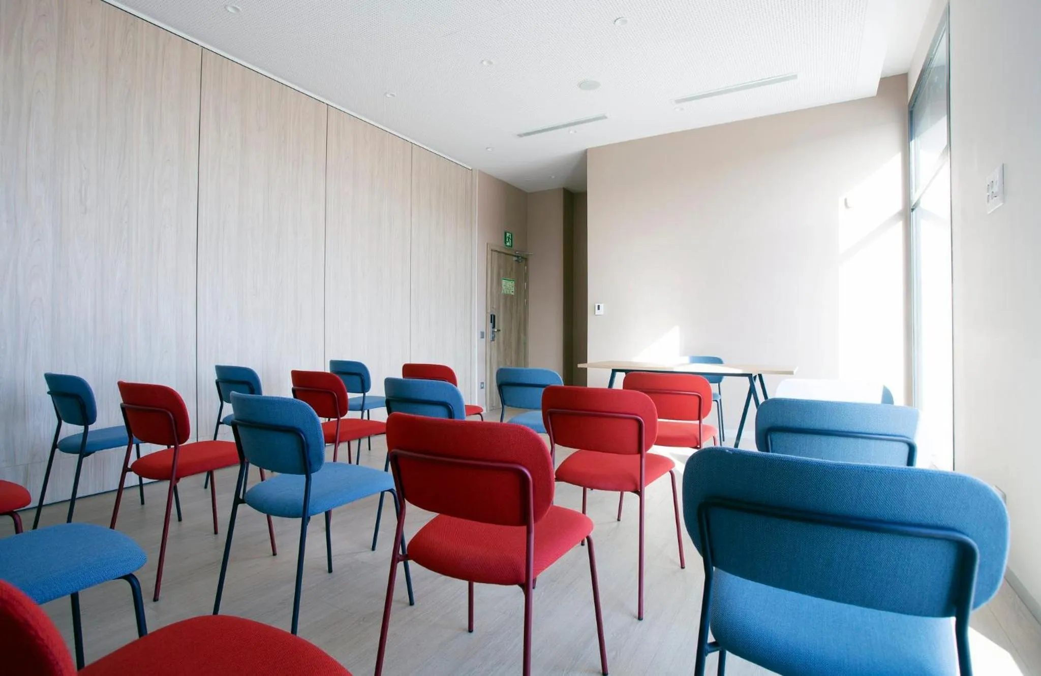 Meeting/conference room in Holiday Inn Express & Suites Barcelona - Sabadell by IHG