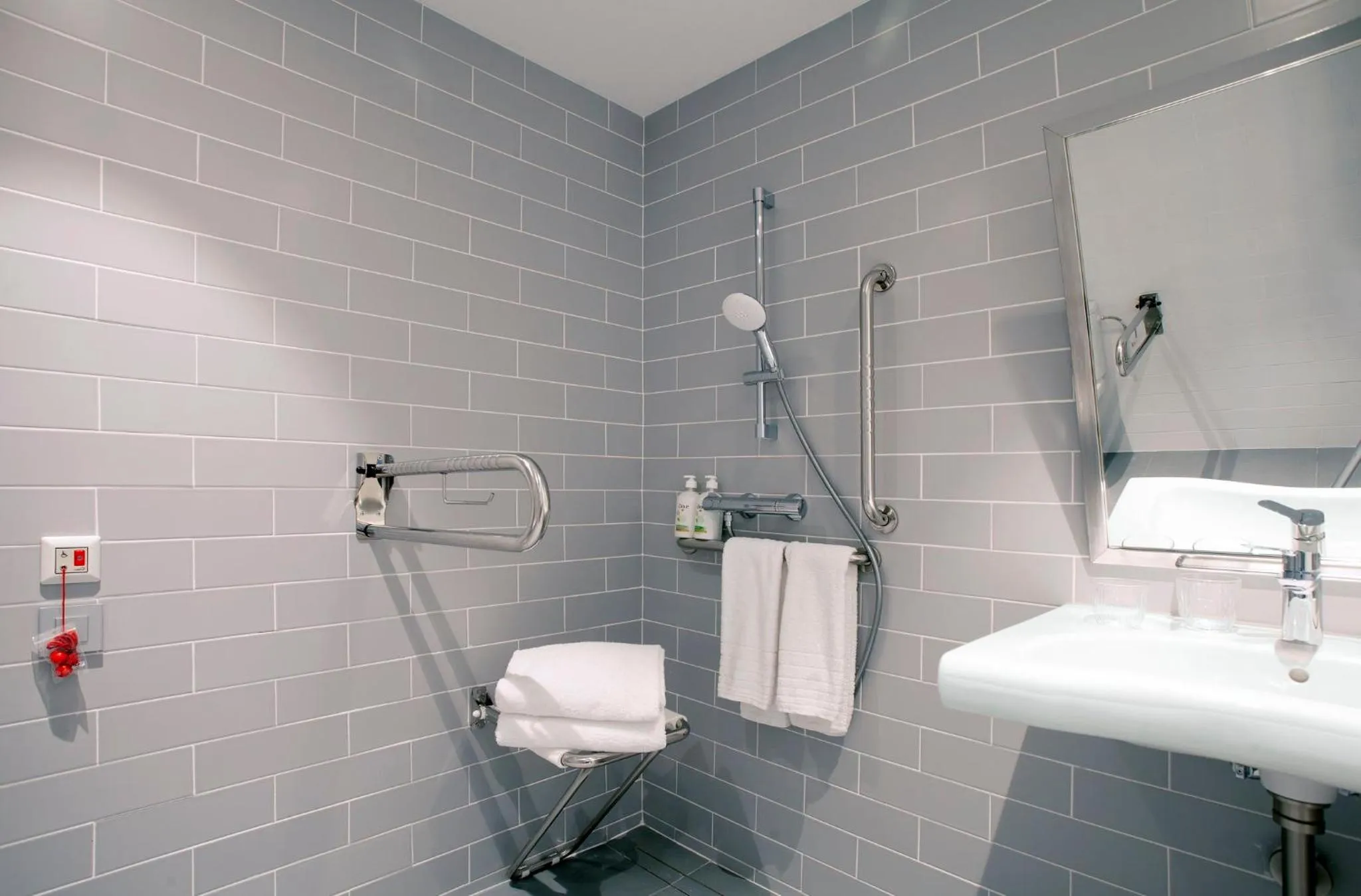 Bathroom in Holiday Inn Express & Suites Barcelona - Sabadell by IHG