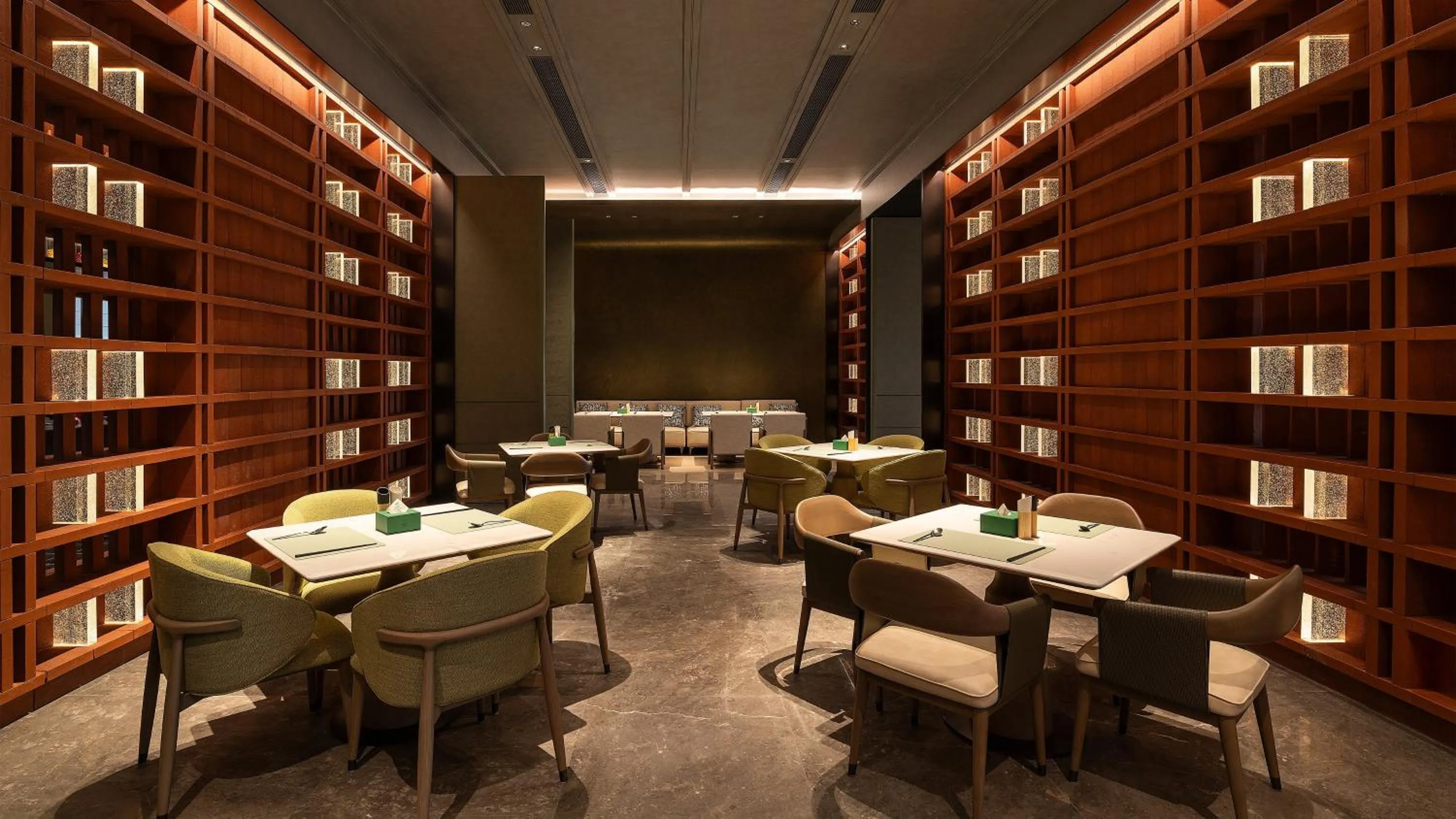 Restaurant/places to eat in Holiday Inn Wenzhou Airport by IHG