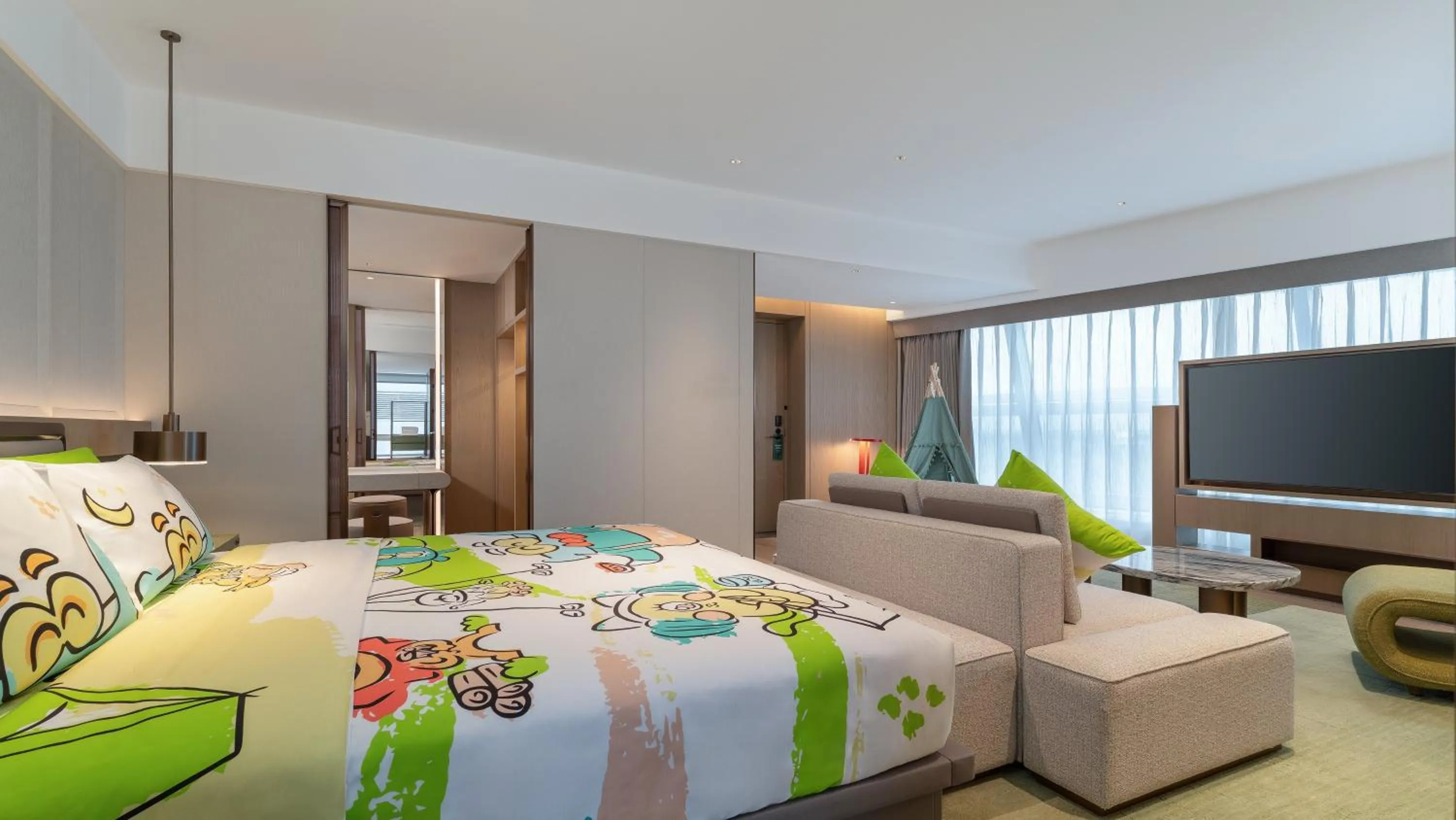 Photo of the whole room, Bed in Holiday Inn Wenzhou Airport by IHG