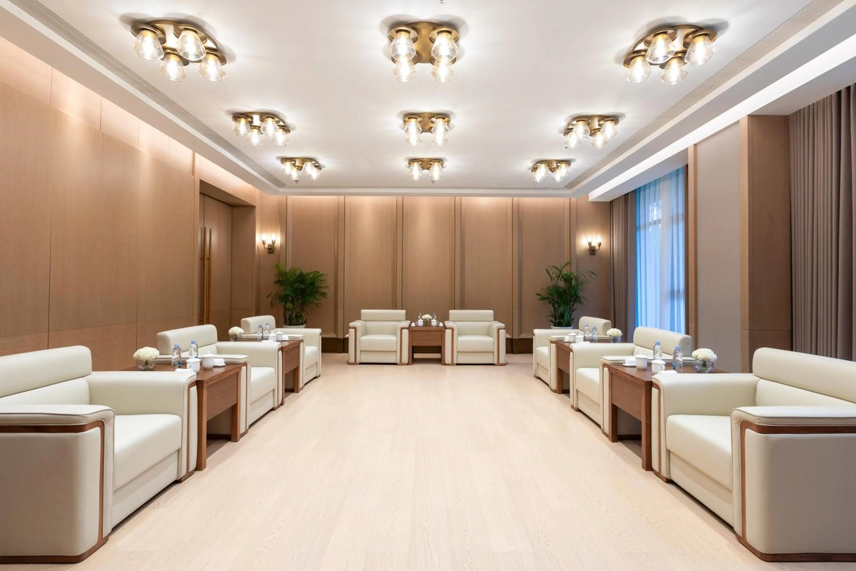 Meeting/conference room in voco Wugong Mountain Jiangxi by IHG