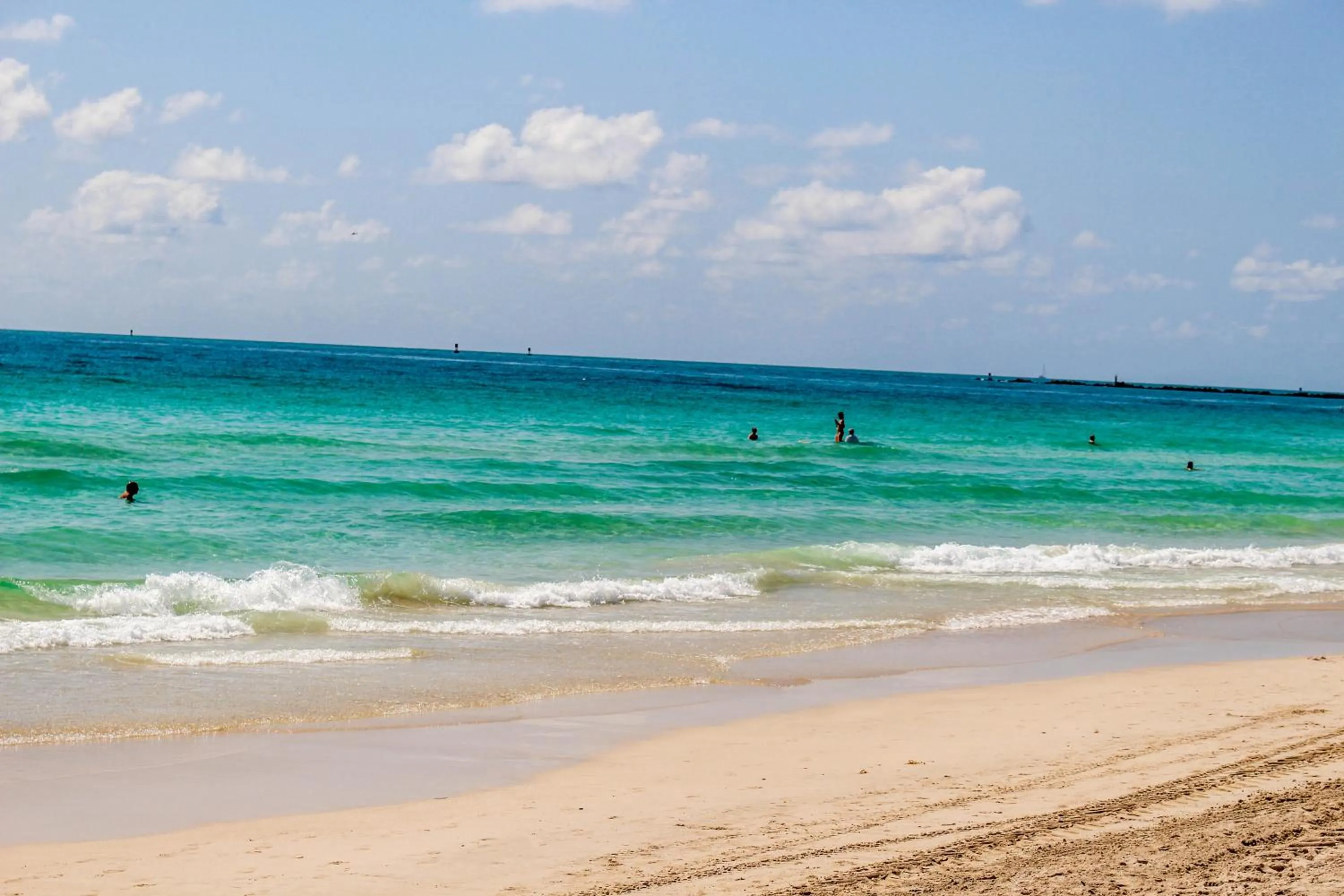 Beach in 713 Miami Beach Apartments
