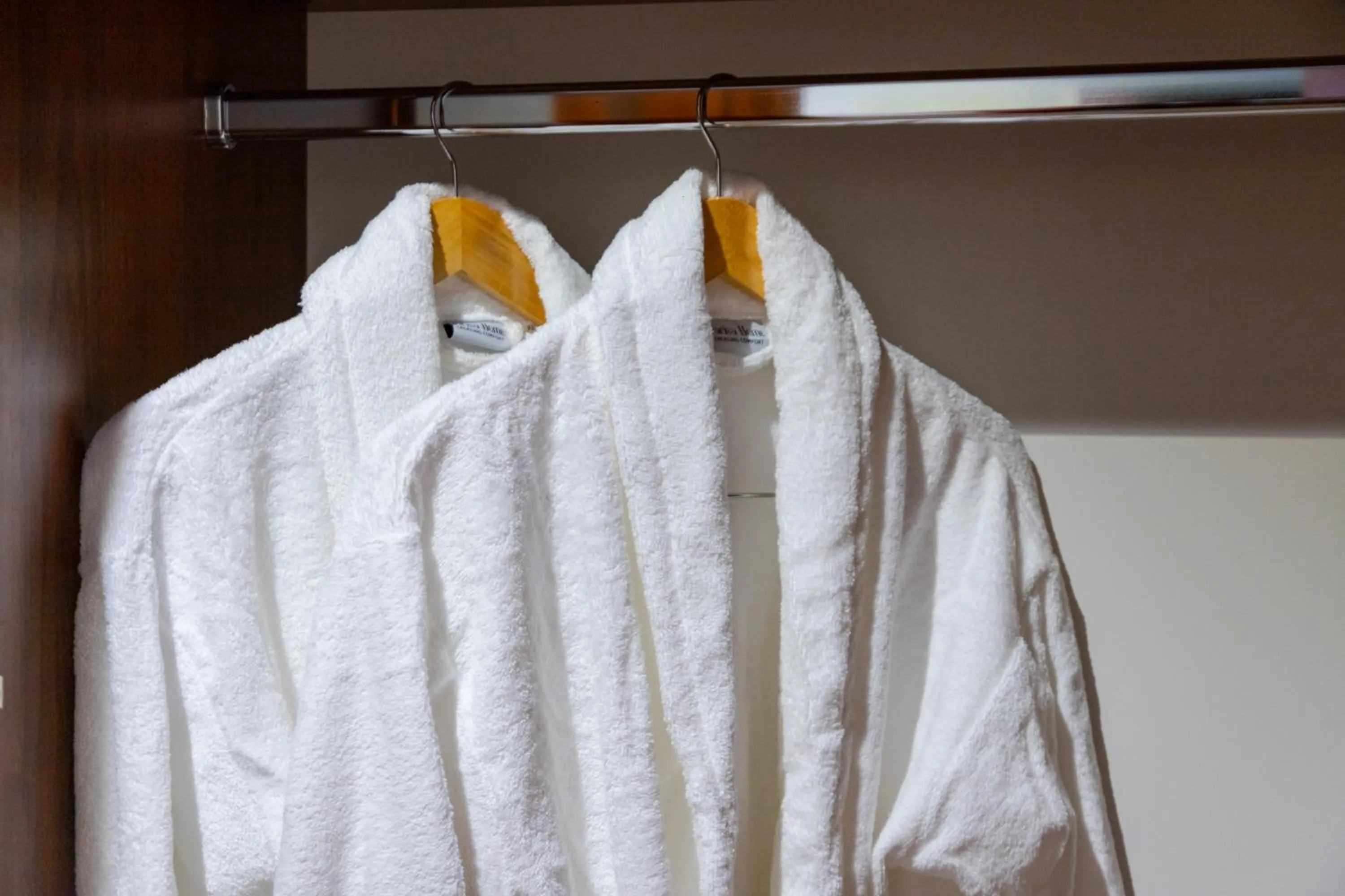 wardrobe in Karvon Plaza Hotel