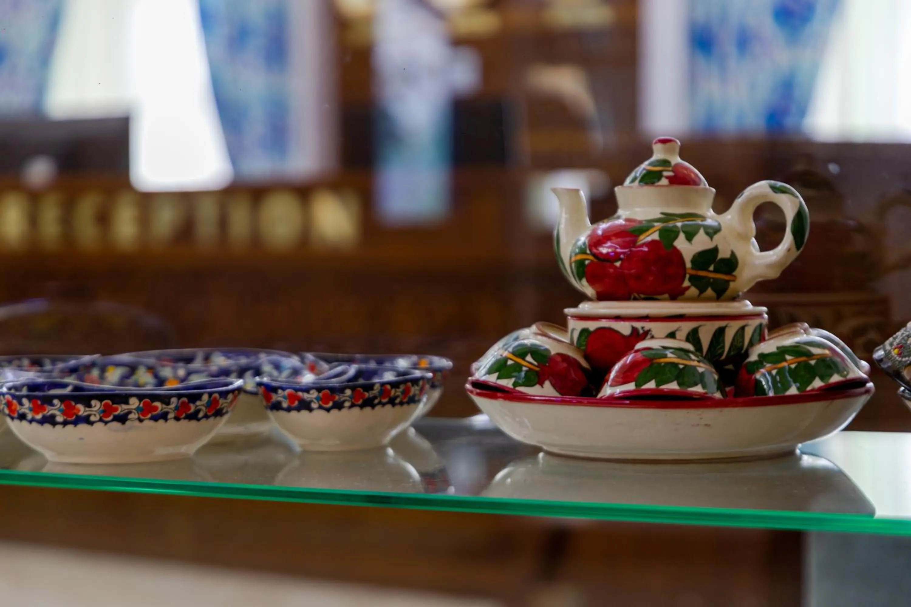 Food and drinks in Karvon Plaza Hotel