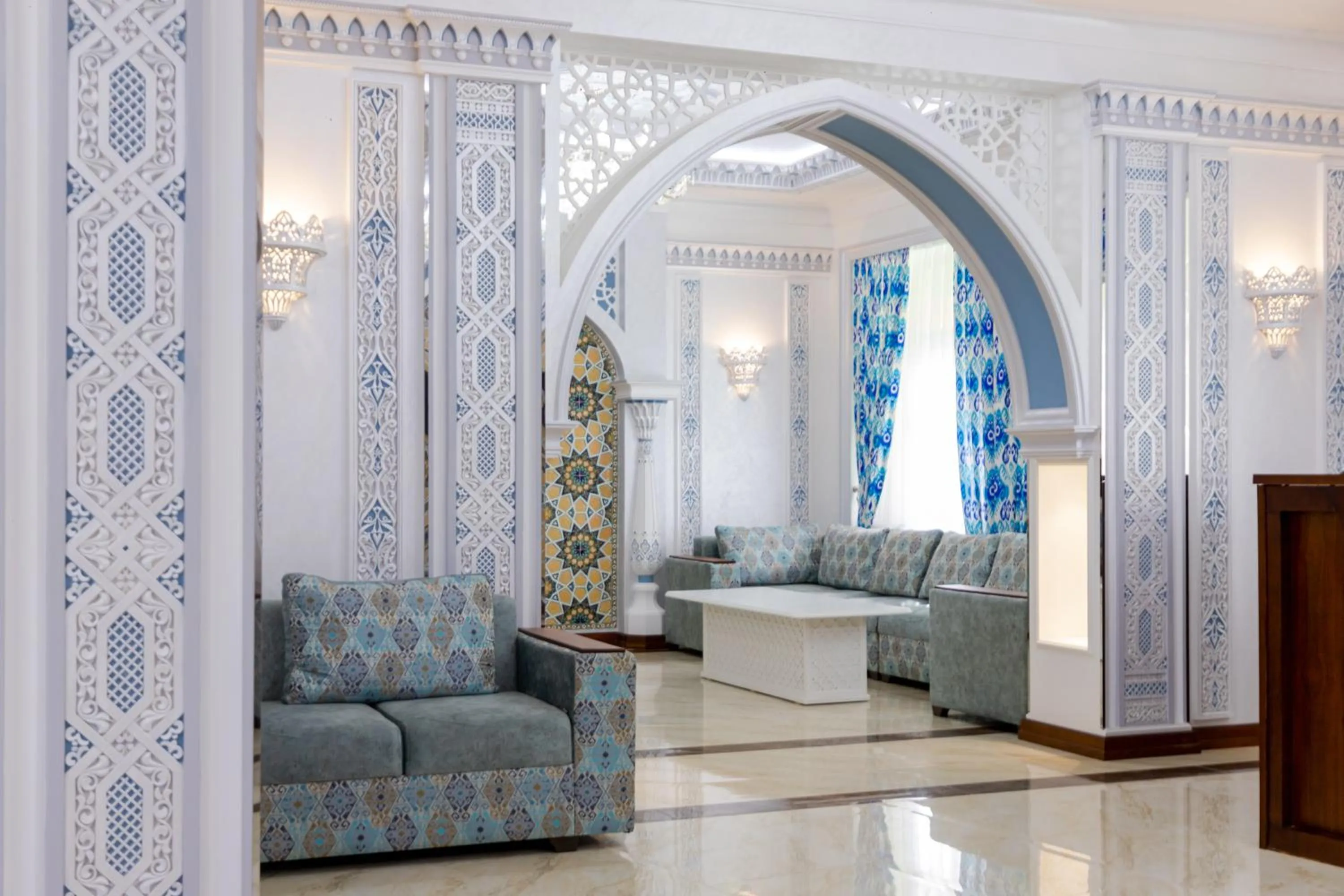 Seating area in Karvon Plaza Hotel