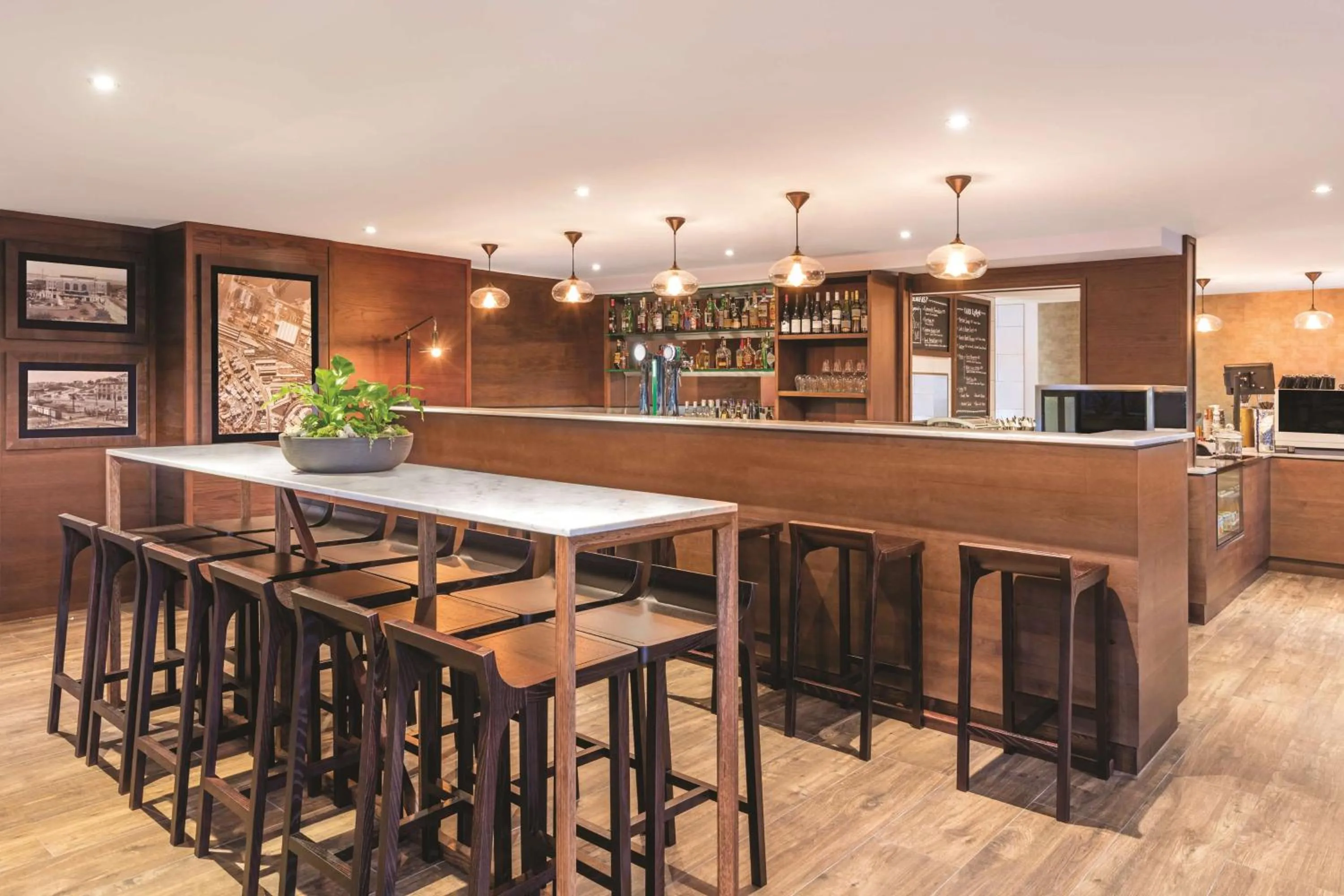 Restaurant/places to eat in Adina Apartment Hotel Auckland Britomart