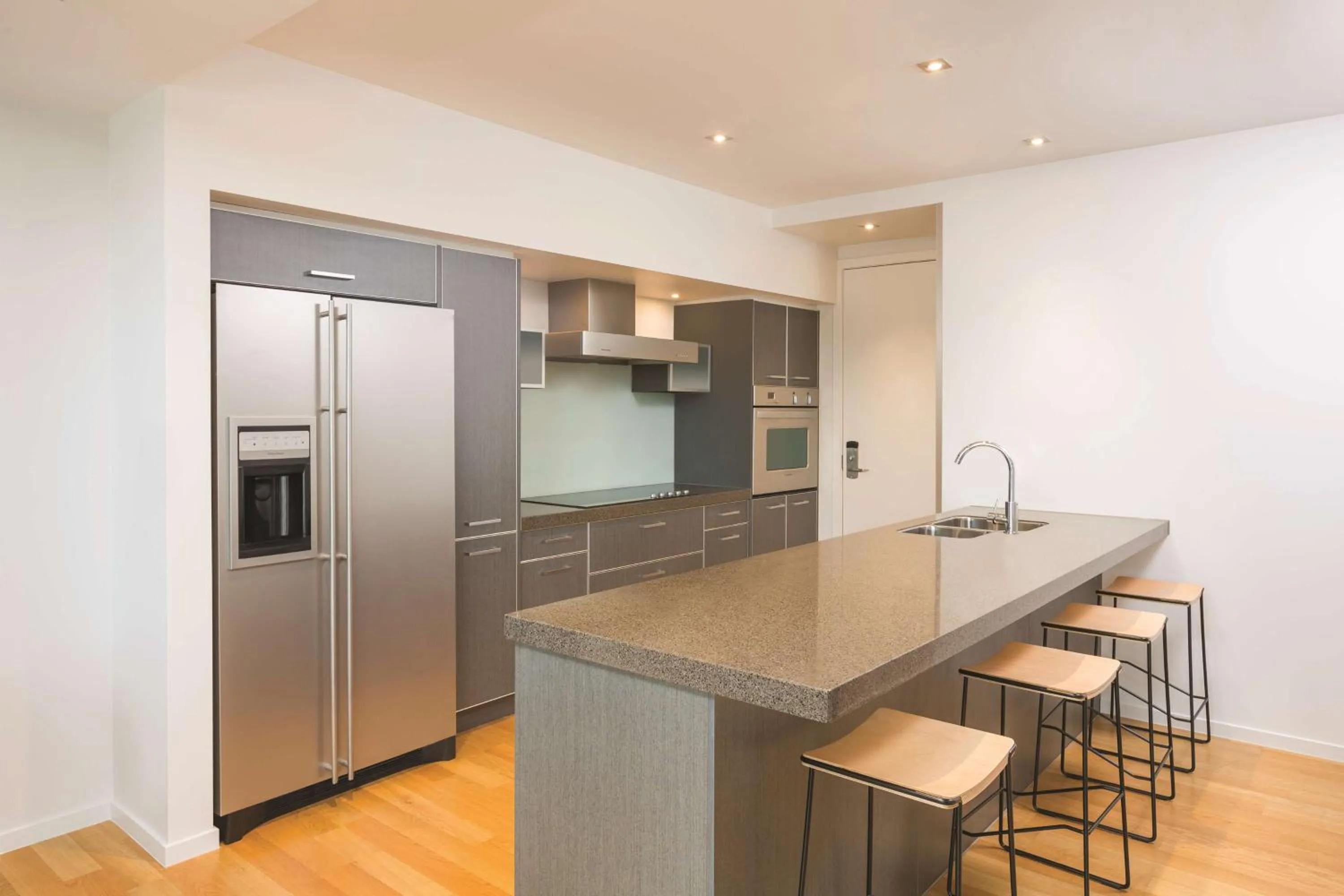 Kitchen or kitchenette in Adina Apartment Hotel Auckland Britomart